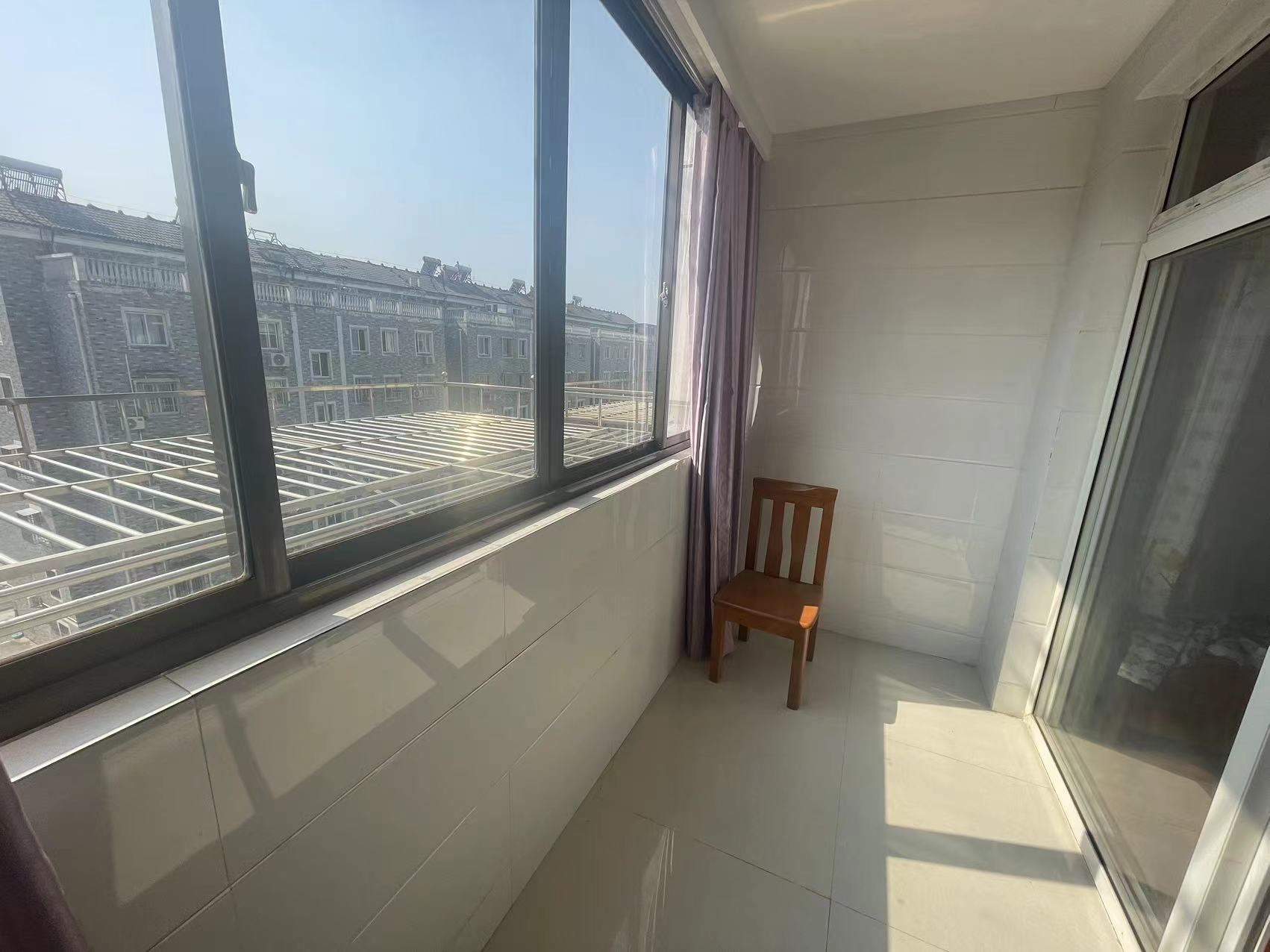 华山花苑四期 4室2厅1卫 75.00m&sup2;
