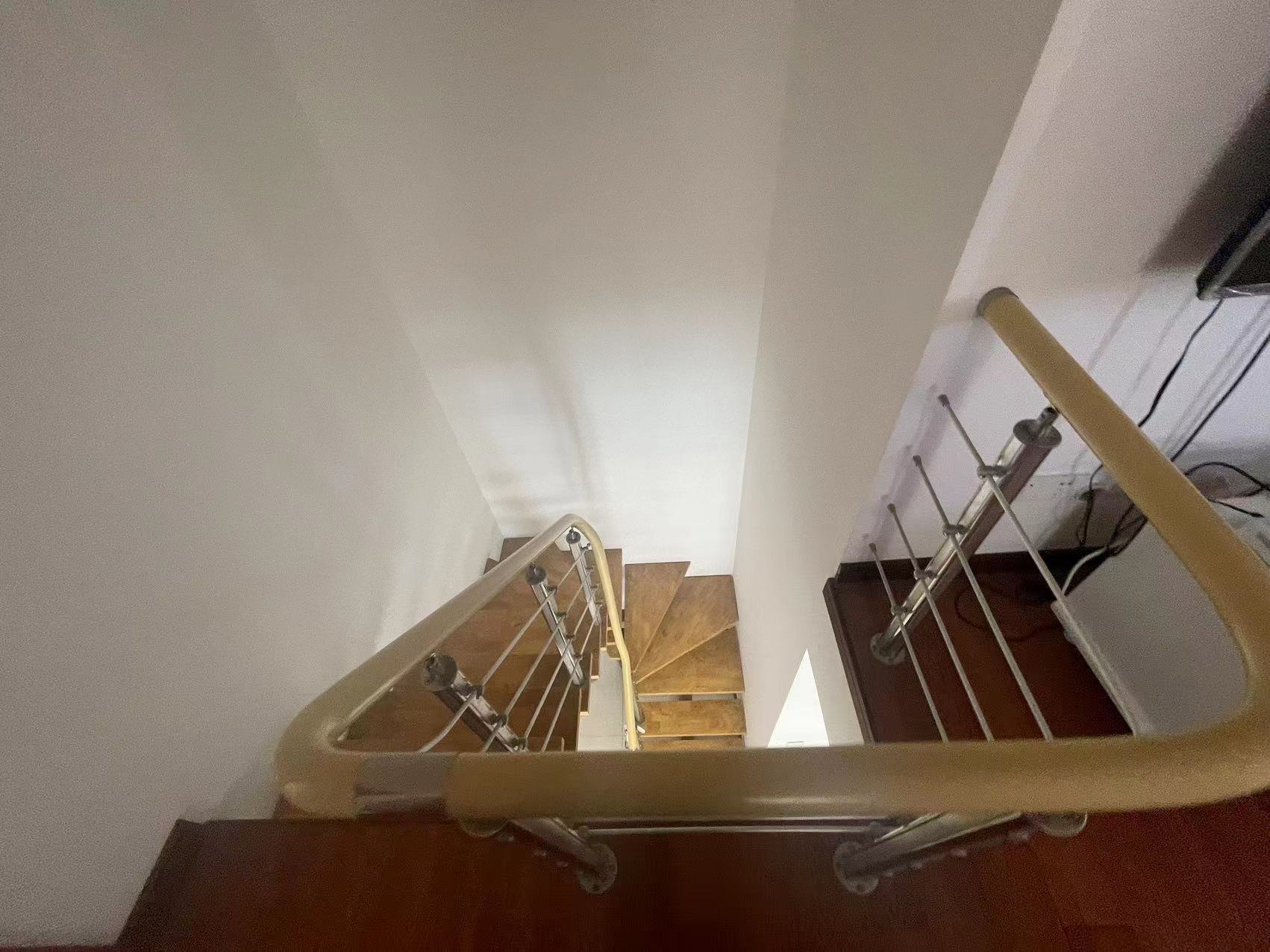 华山花苑四期 4室2厅1卫 75.00m&sup2;
