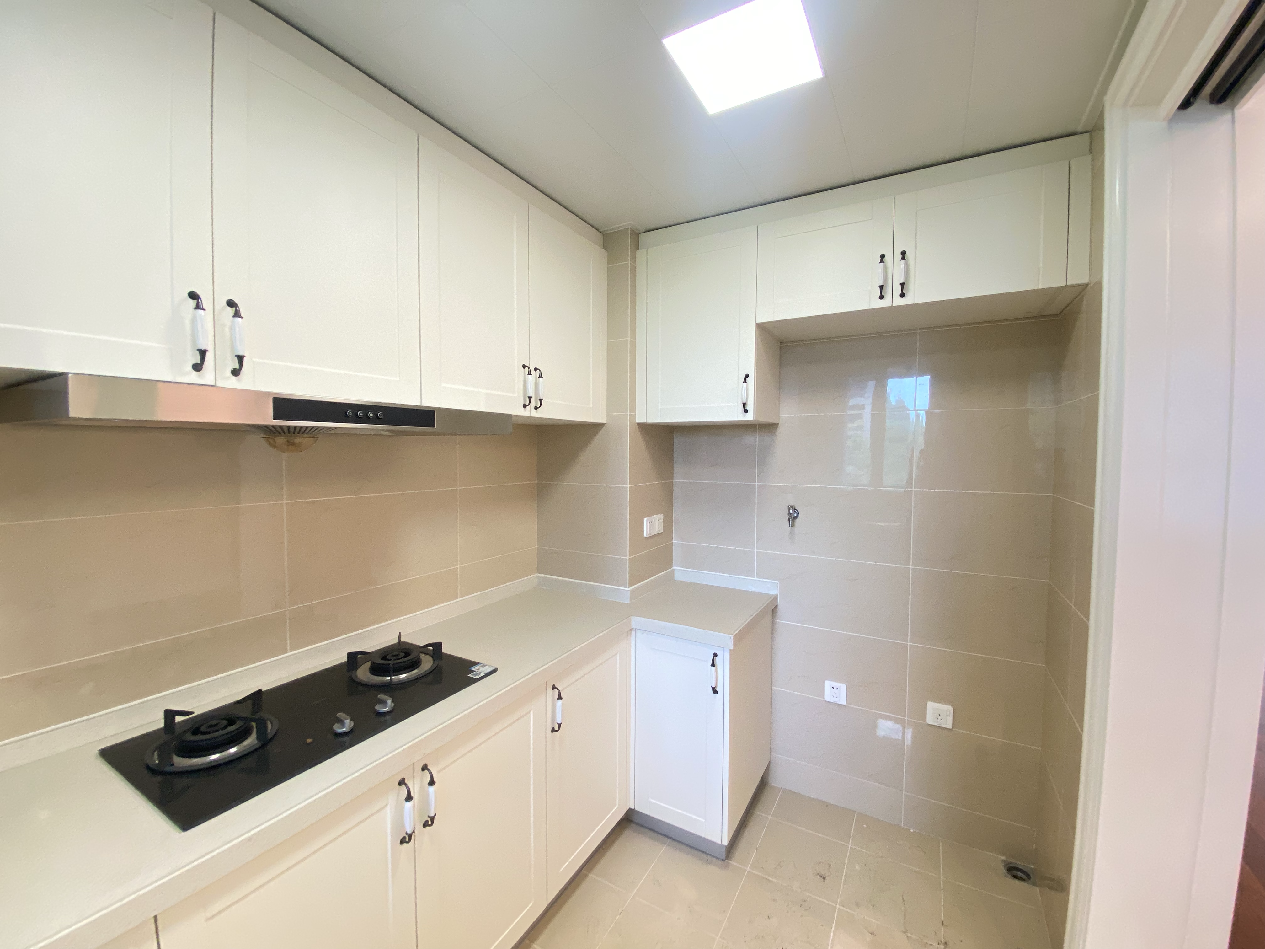 融创盛和九里桃源 4室2厅2卫 143m&sup2;