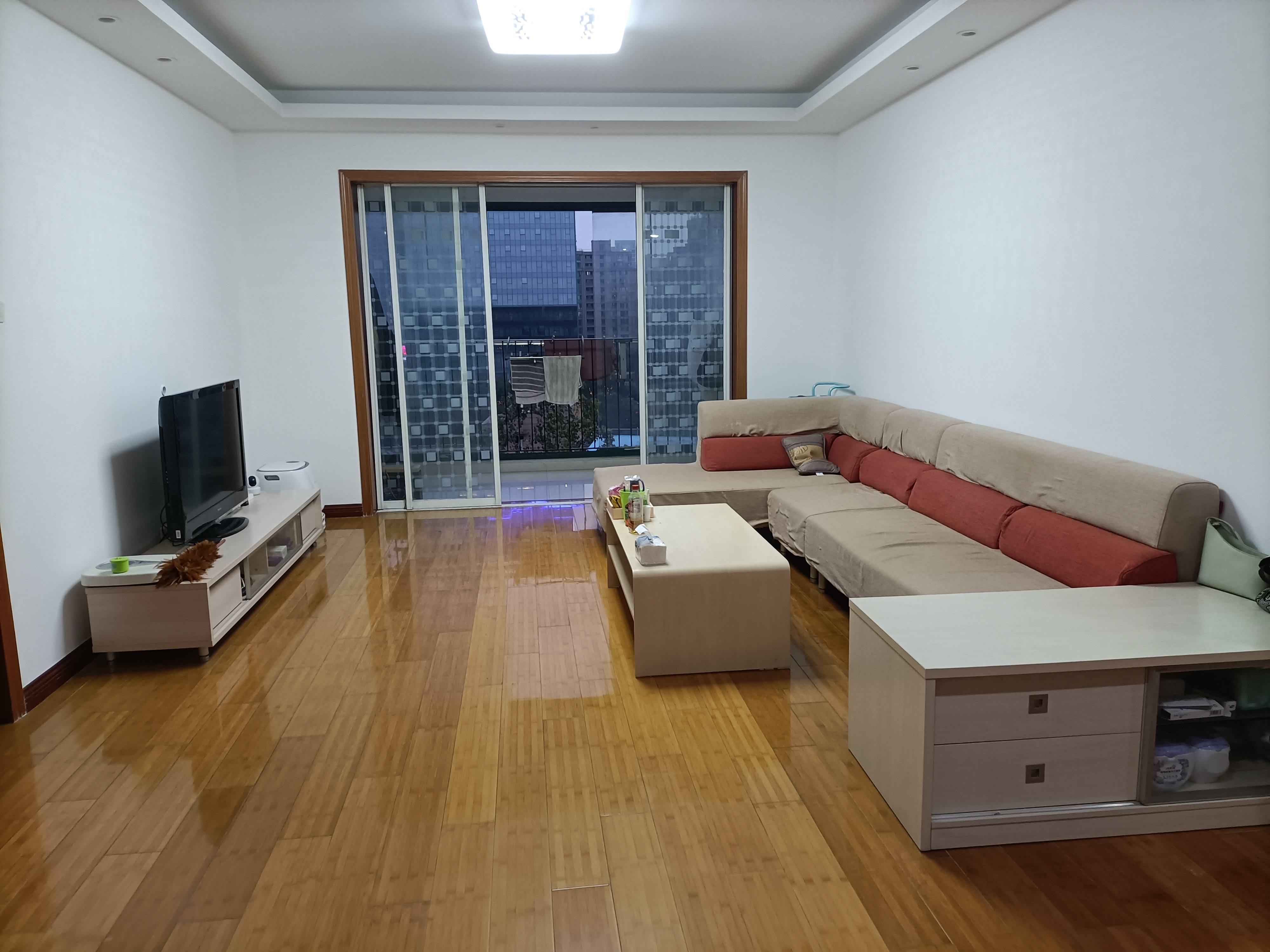 新城小区 3室2厅1卫 127m&sup2;