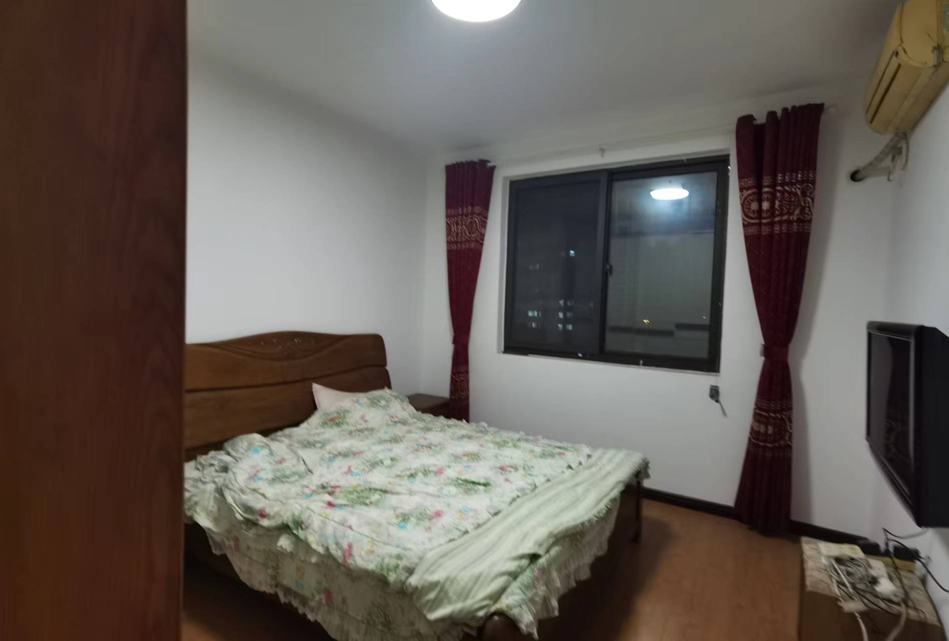 兴石花园 3室2厅2卫 137m&sup2;