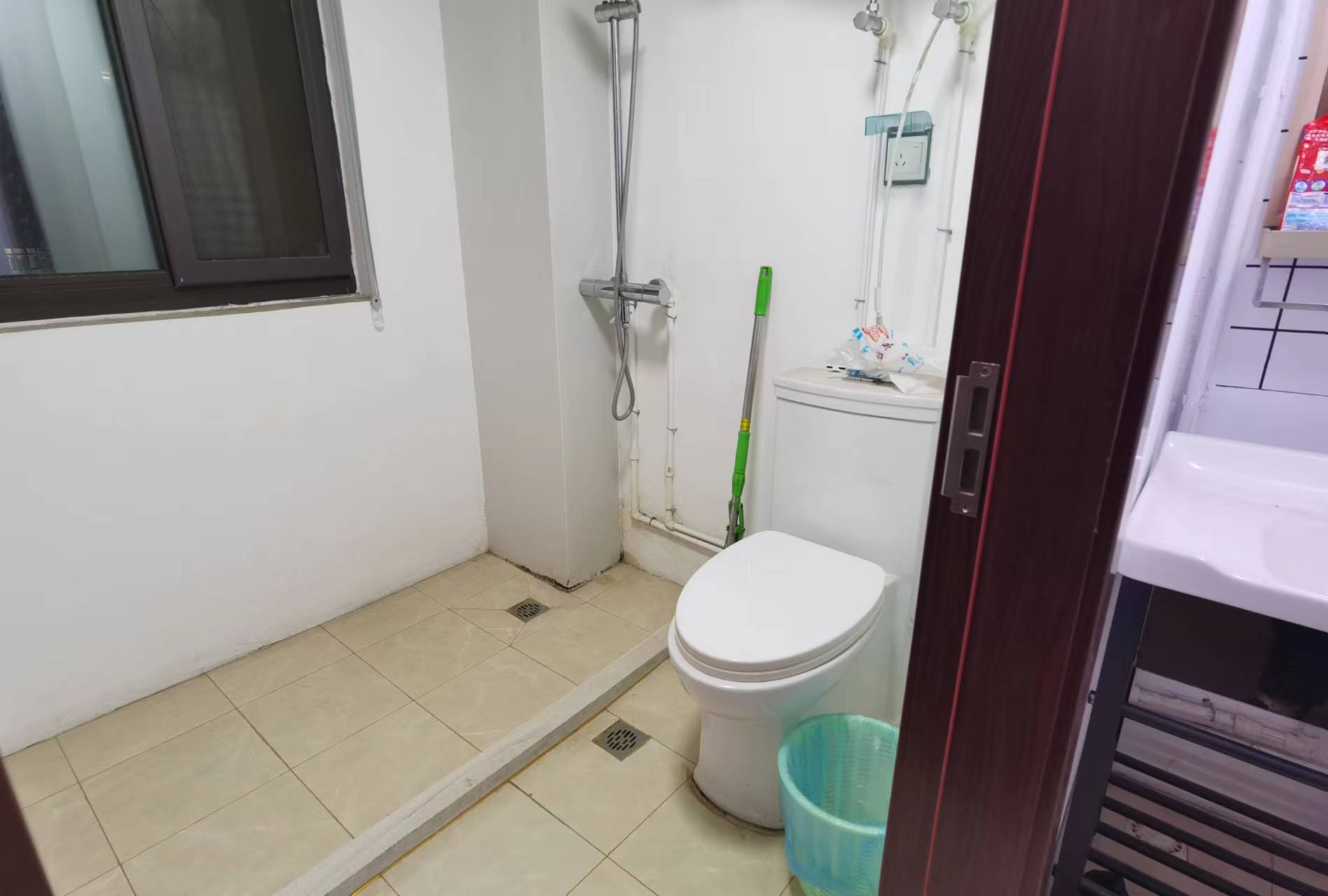 兴石花园 3室2厅2卫 137m&sup2;