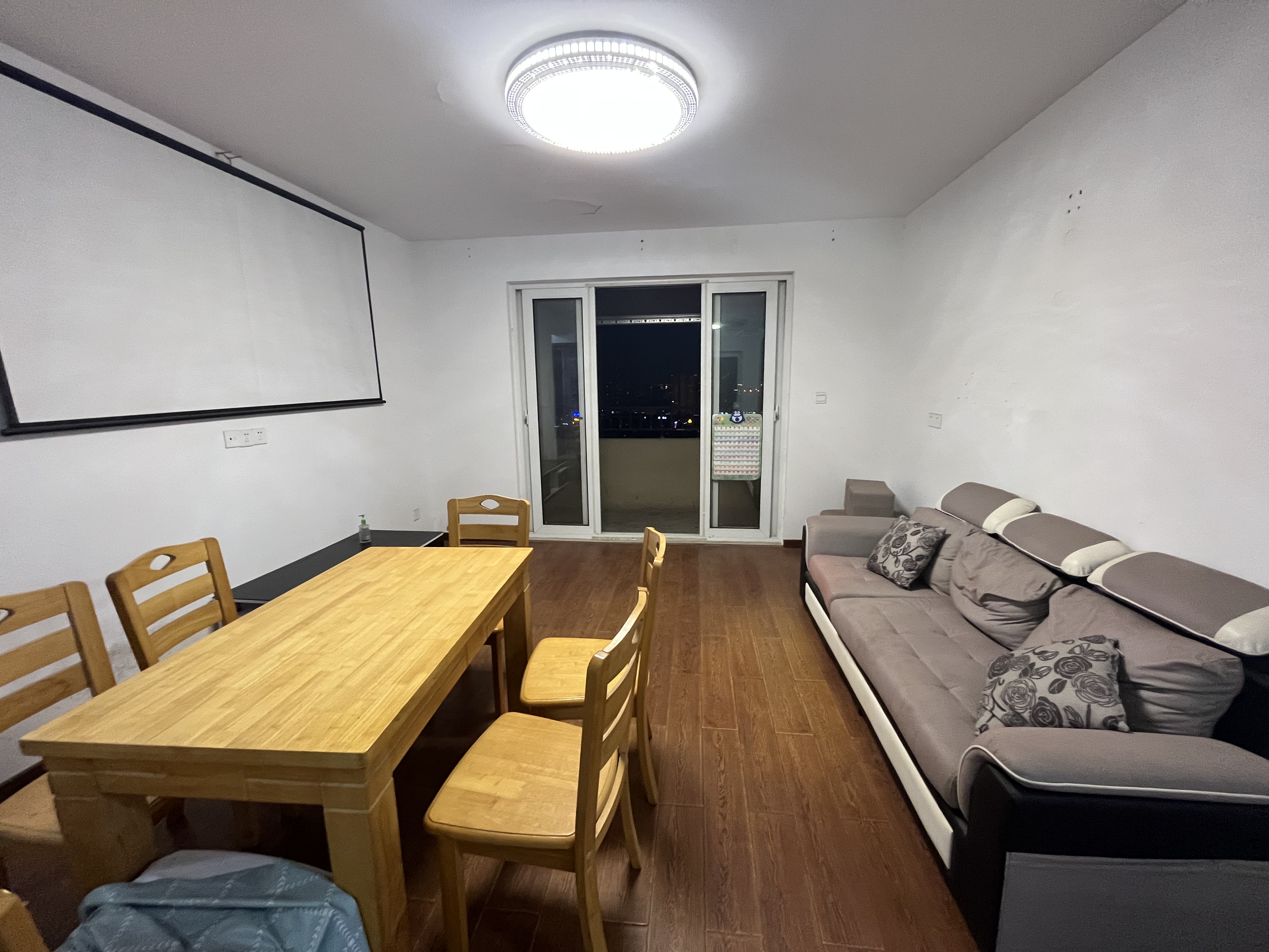 景瑞望府 4室2厅2卫 140m²