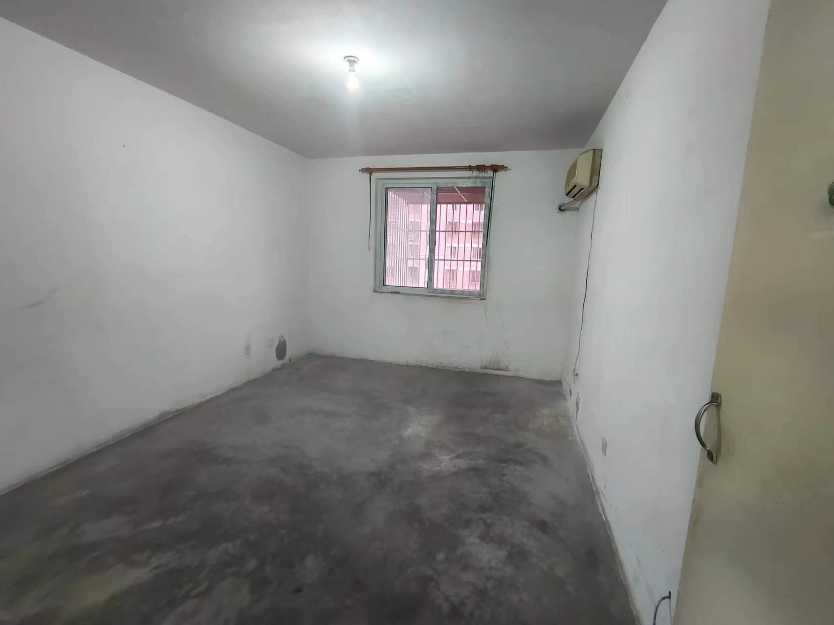 新华佳园 2室1厅1卫 87m&sup2;