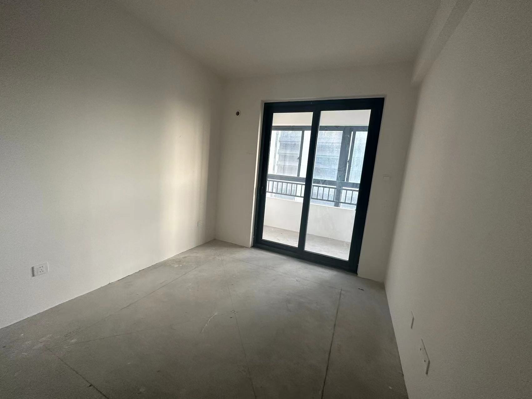 东时区 3室2厅2卫 115m&sup2;