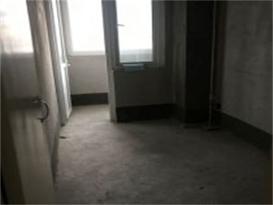白龙花苑 3室2厅1卫 135m&sup2;