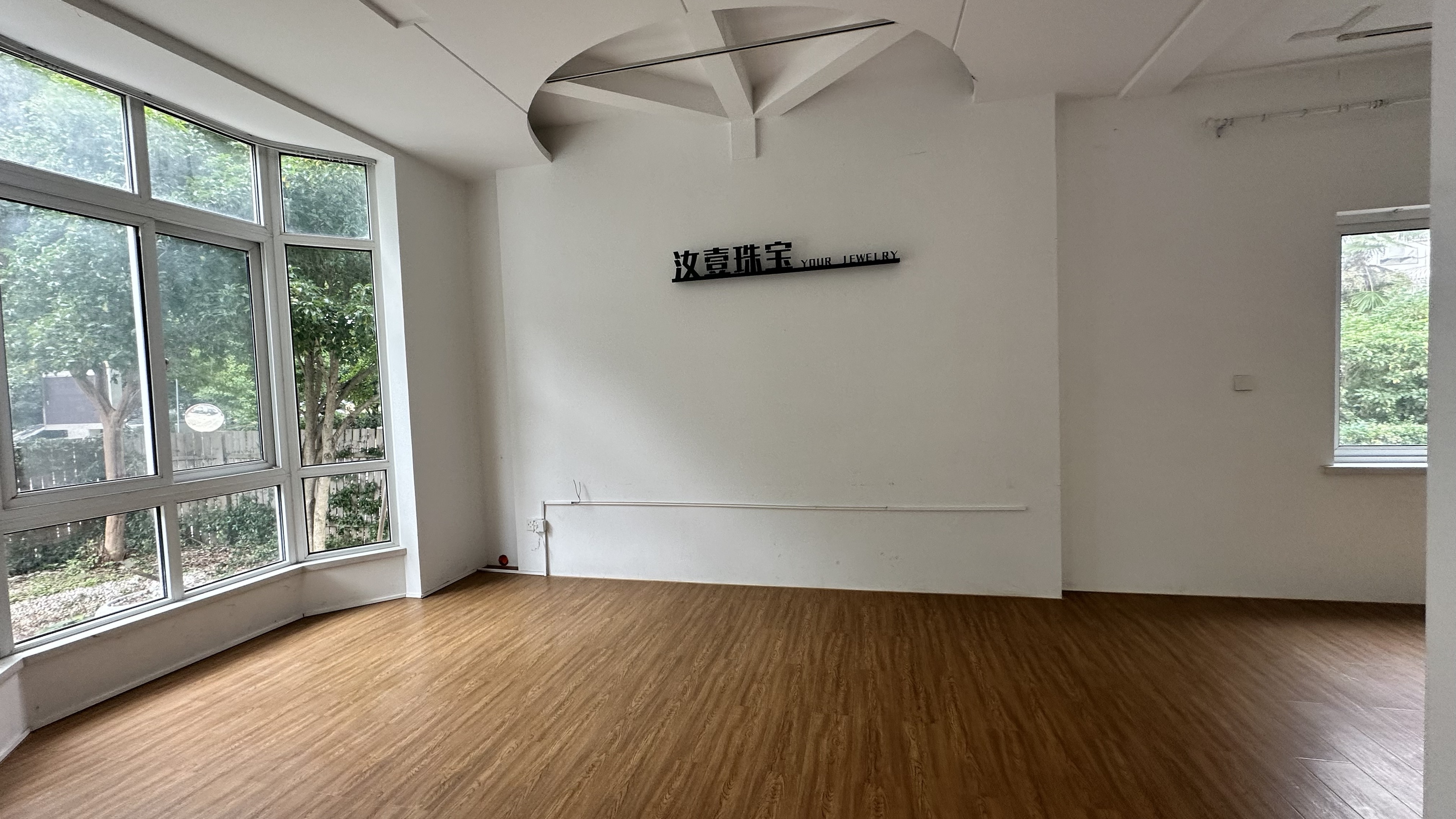 城南小苑 3室2厅1卫 300m&sup2;