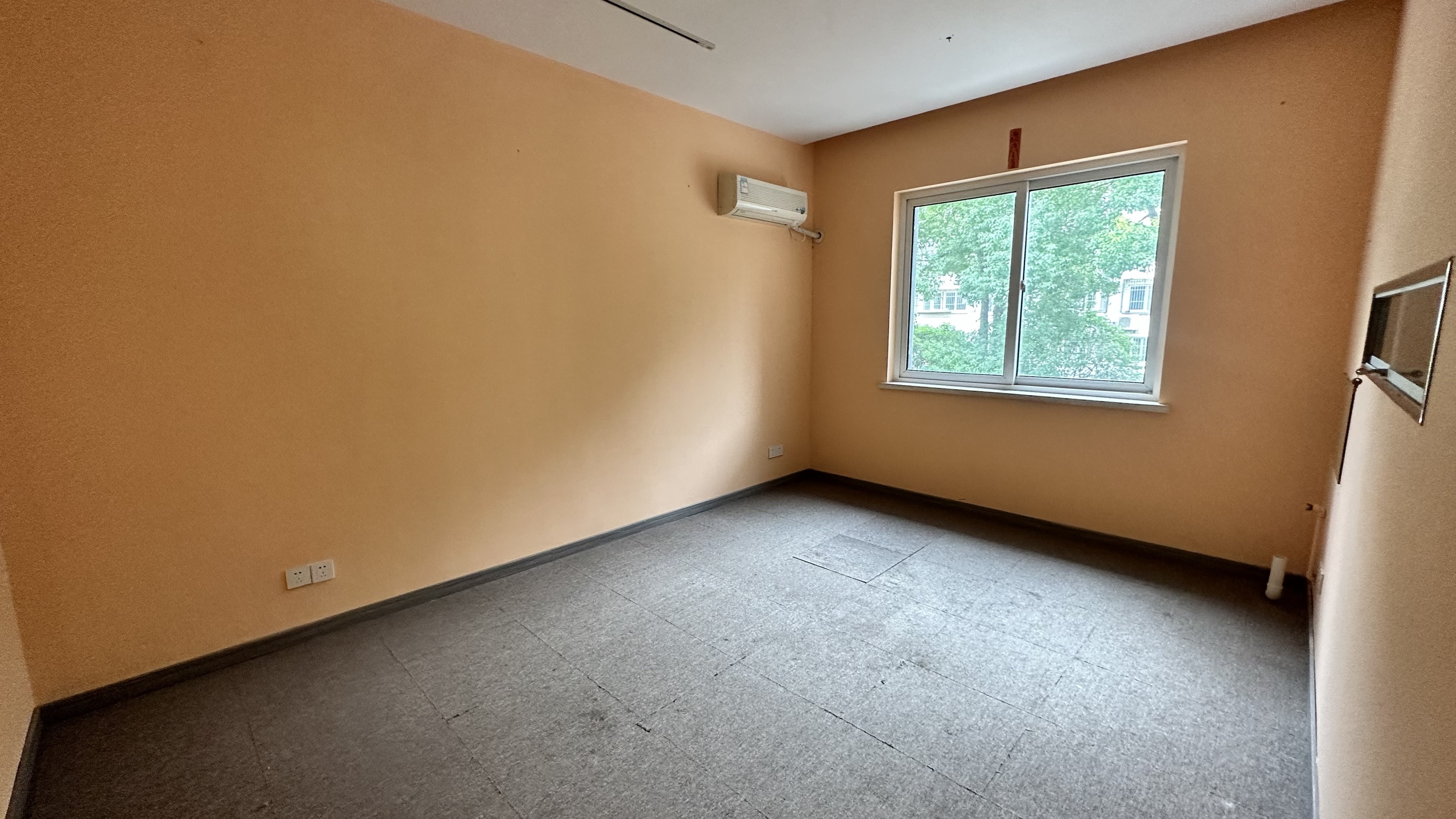 城南小苑 3室2厅1卫 300m&sup2;