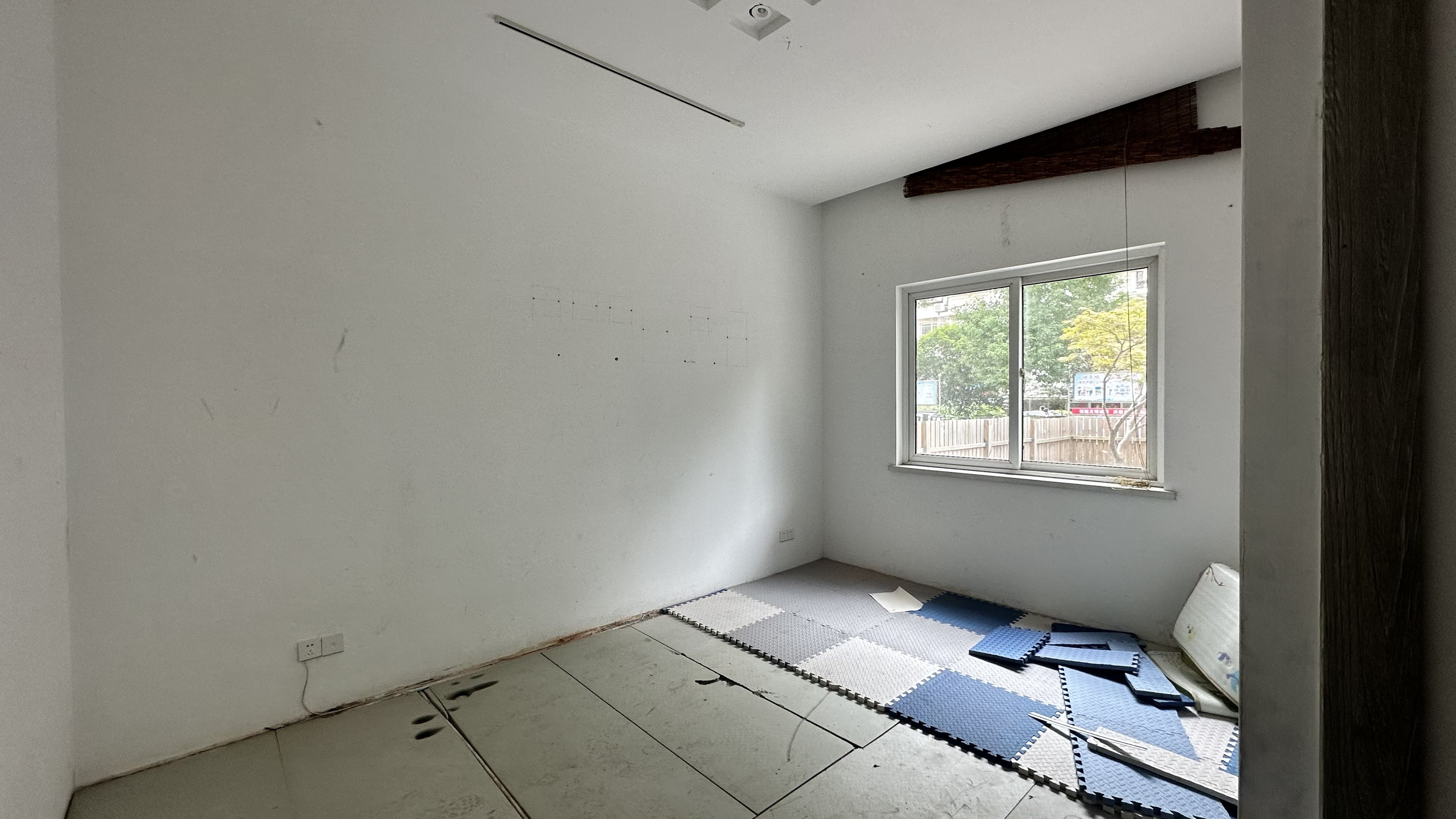 城南小苑 3室2厅1卫 300m&sup2;