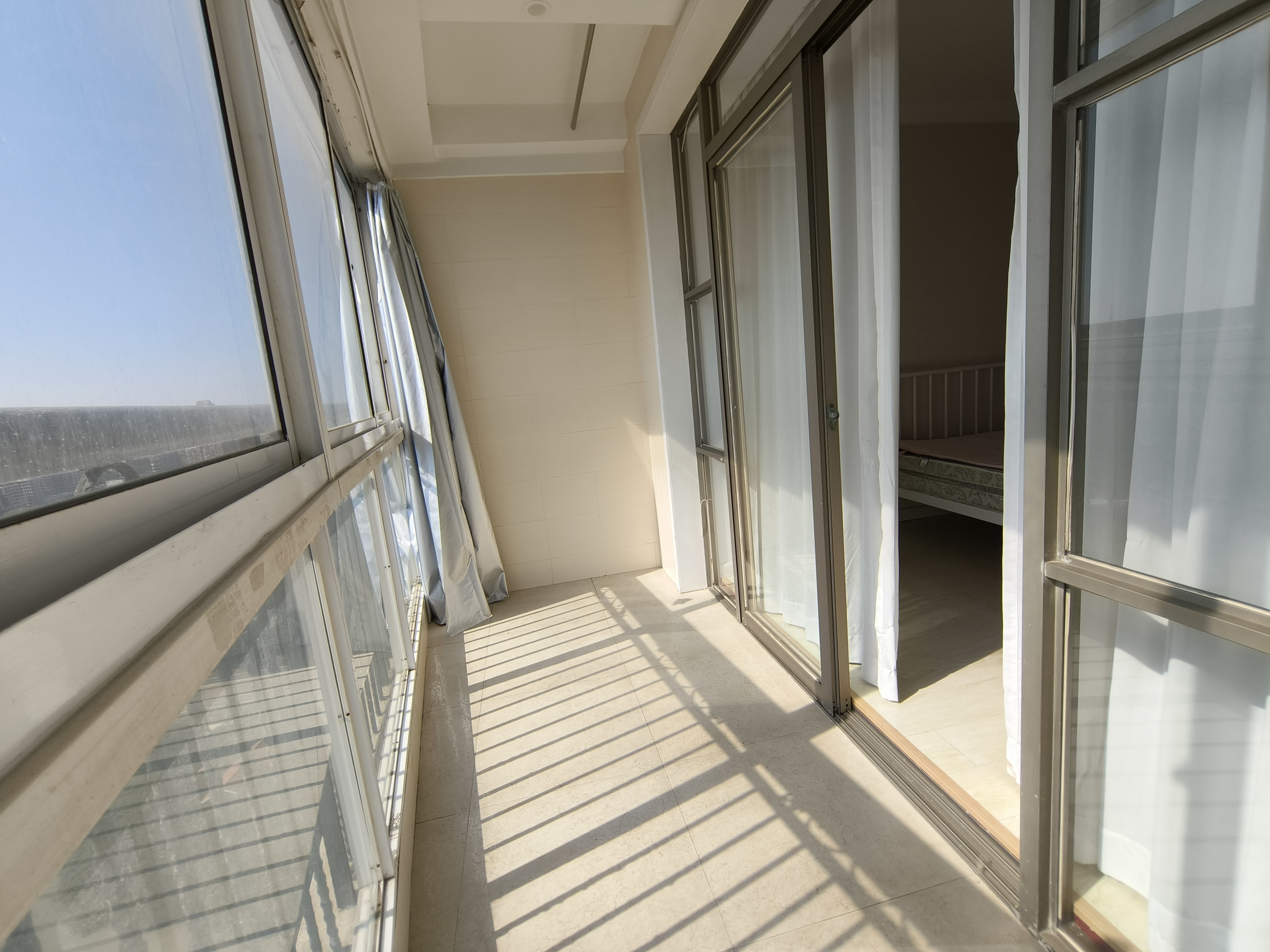 王府大厦 3室2厅2卫 162m&sup2;