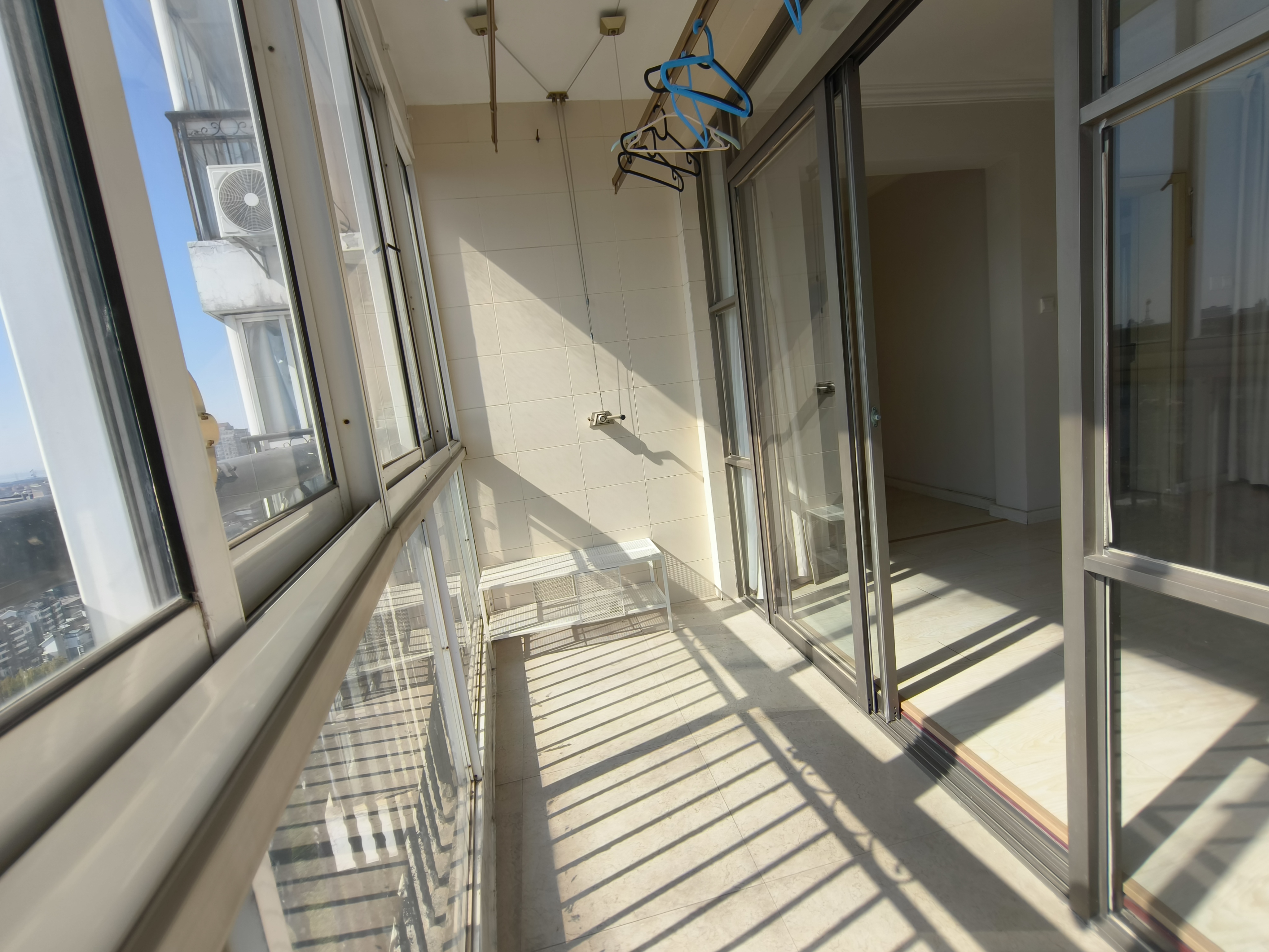 王府大厦 3室2厅2卫 162m&sup2;