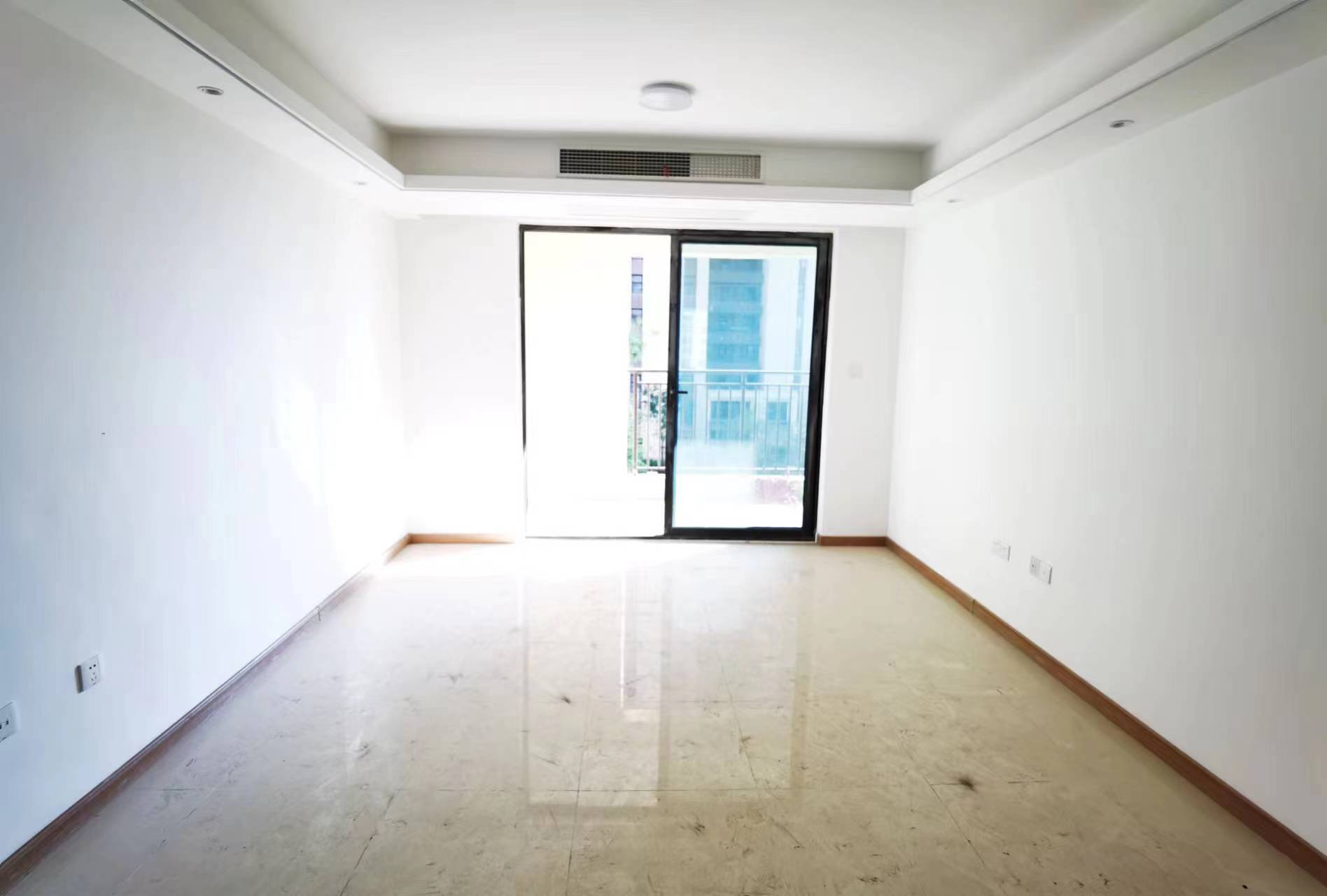 绿地新里城 3室2厅1卫 115m²