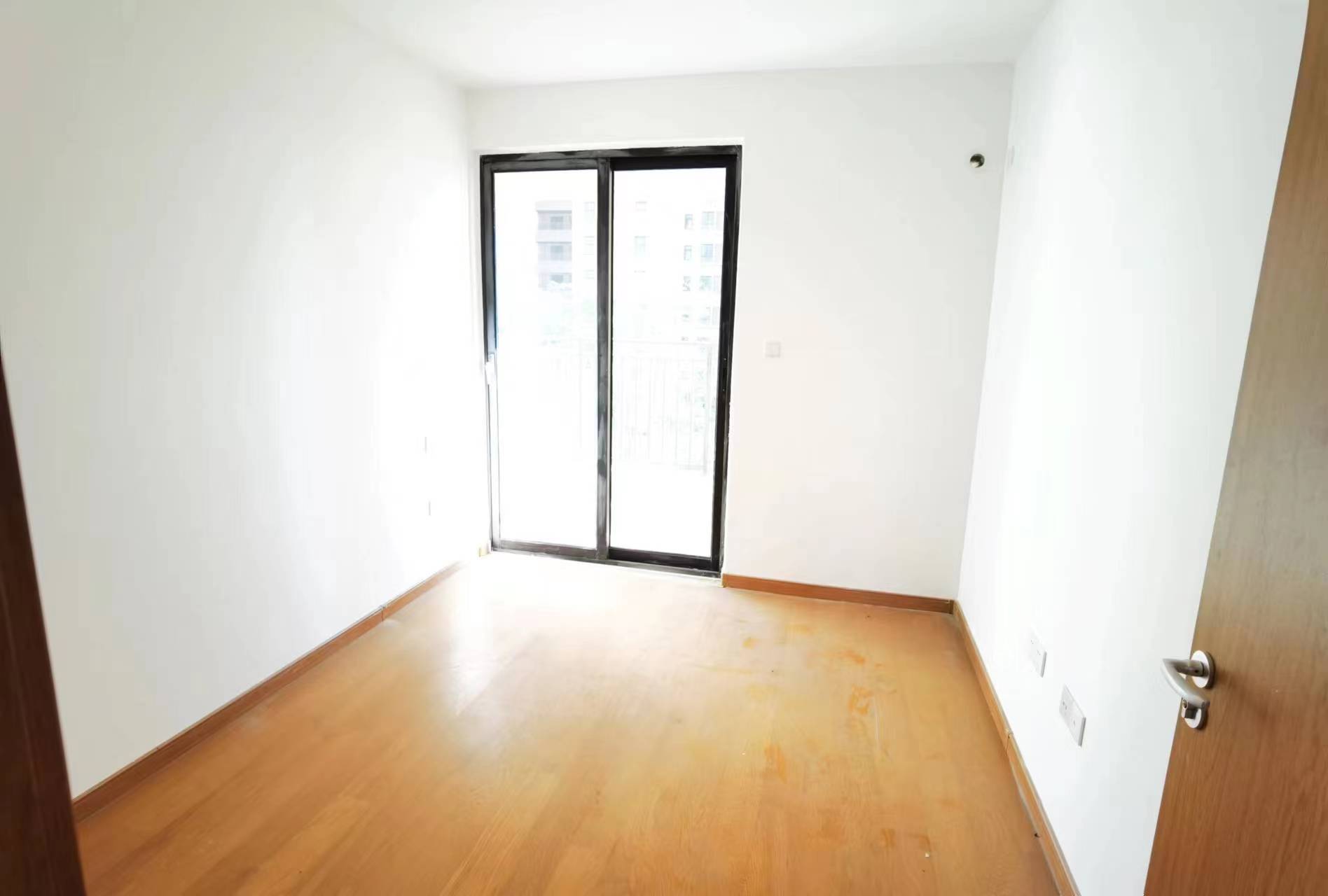 绿地新里城 3室2厅1卫 115m²