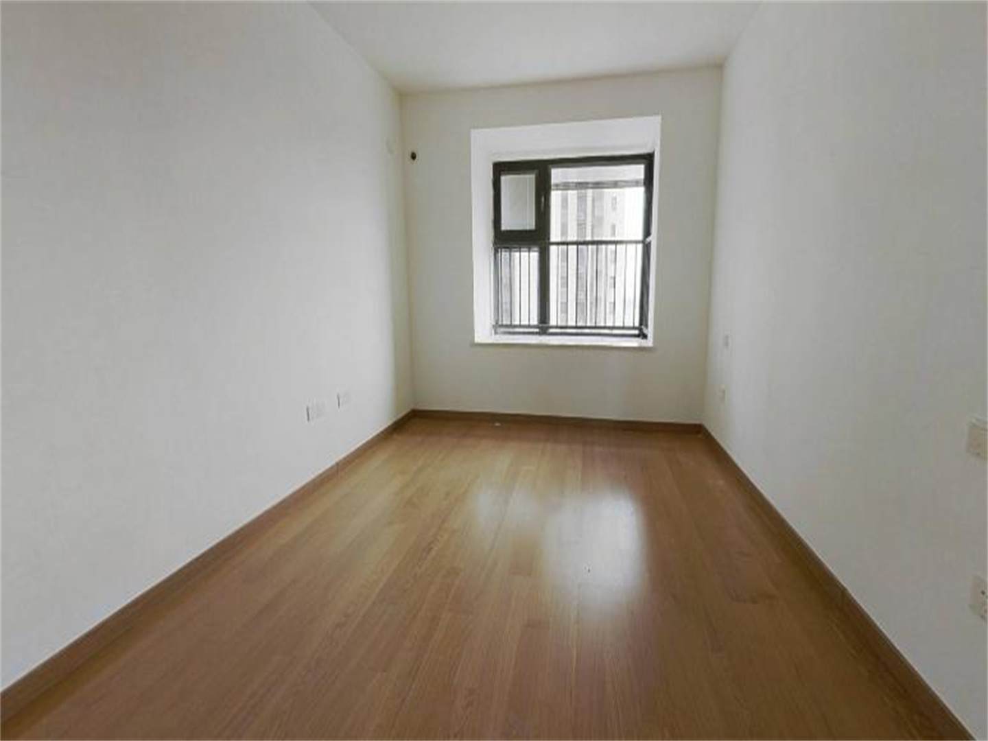 绿地新里城 3室1厅1卫 116m&sup2;