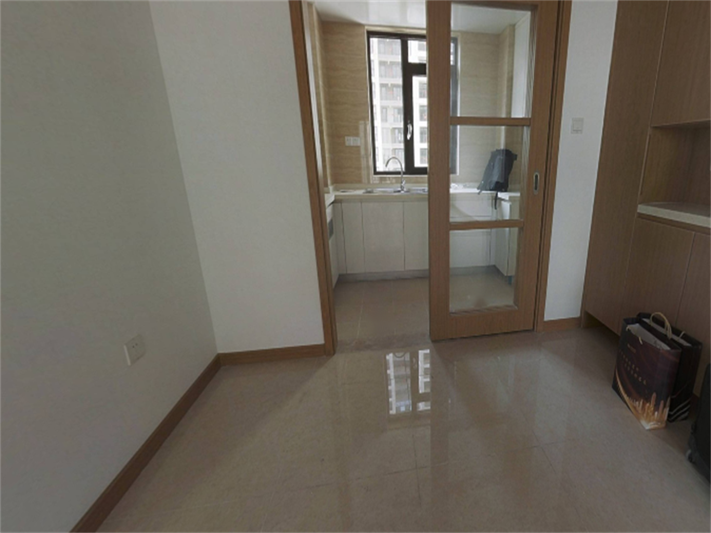绿地新里城 3室1厅1卫 116m&sup2;