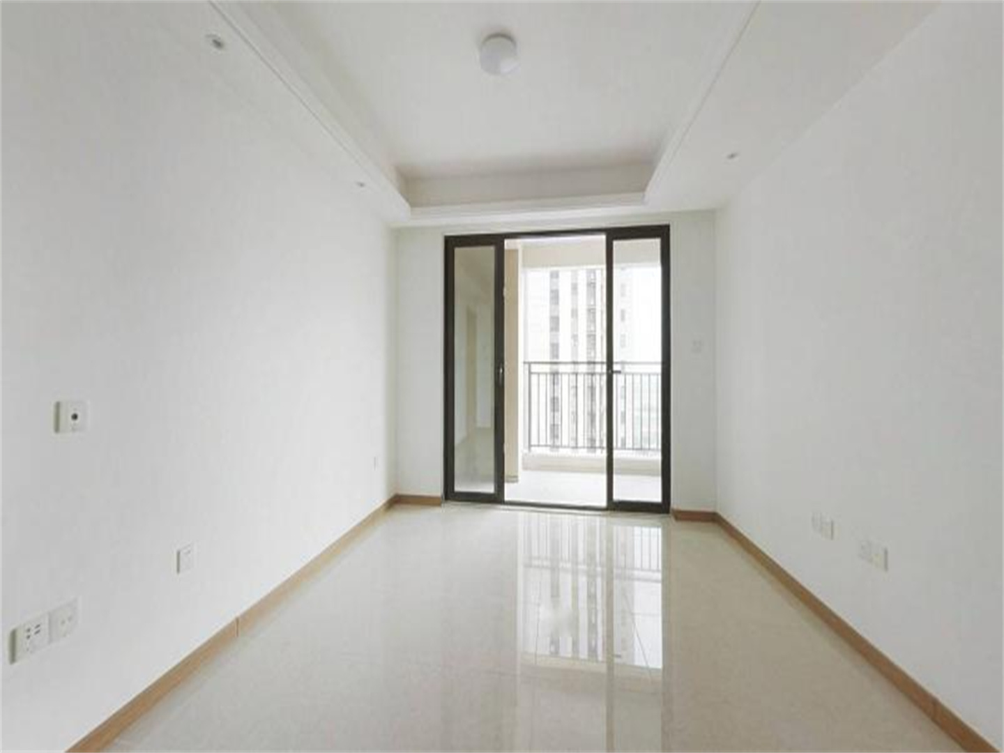 绿地新里城 3室1厅1卫 116m&sup2;