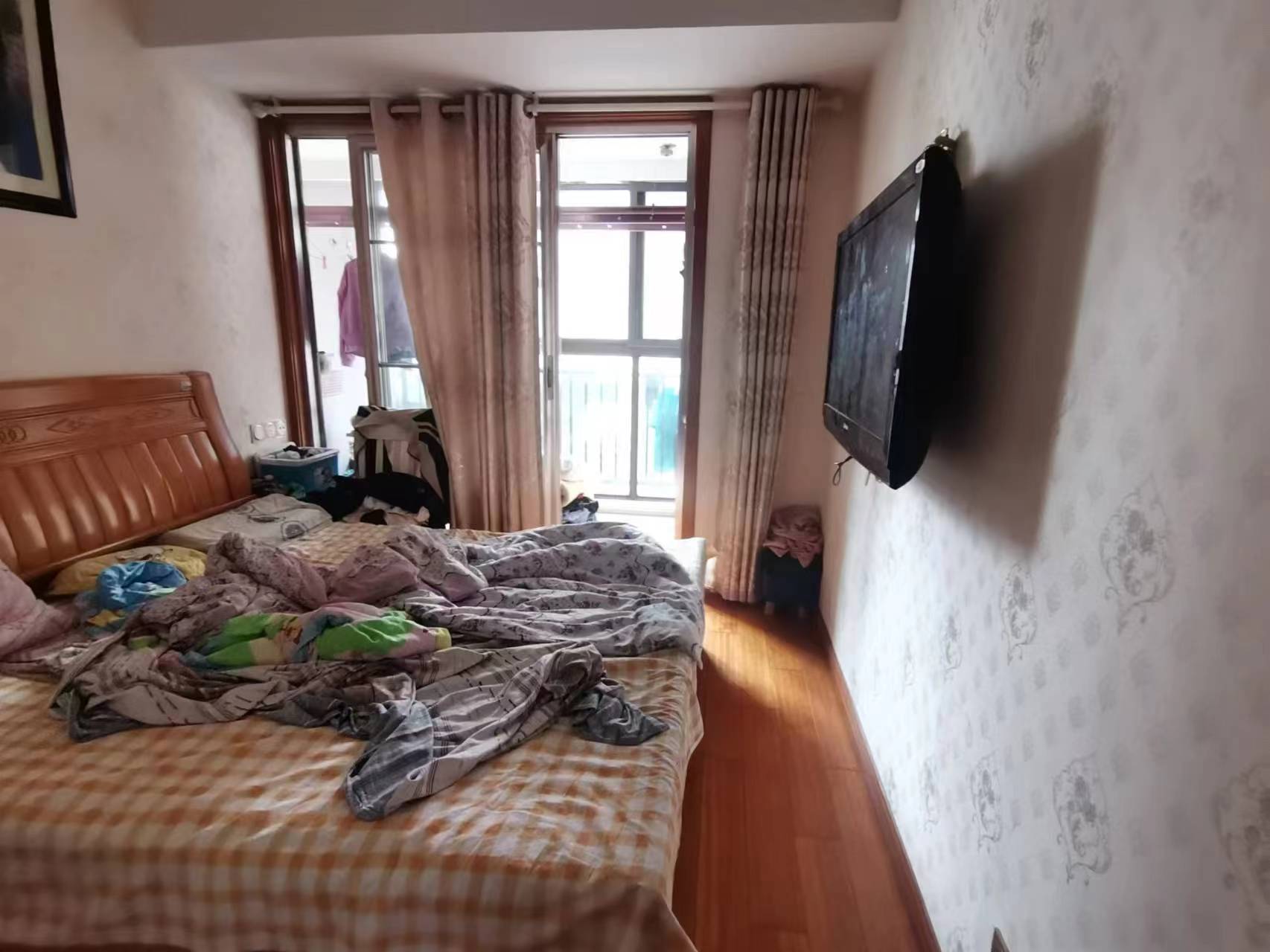 华强城二期 3室2厅2卫 130.00m&sup2;