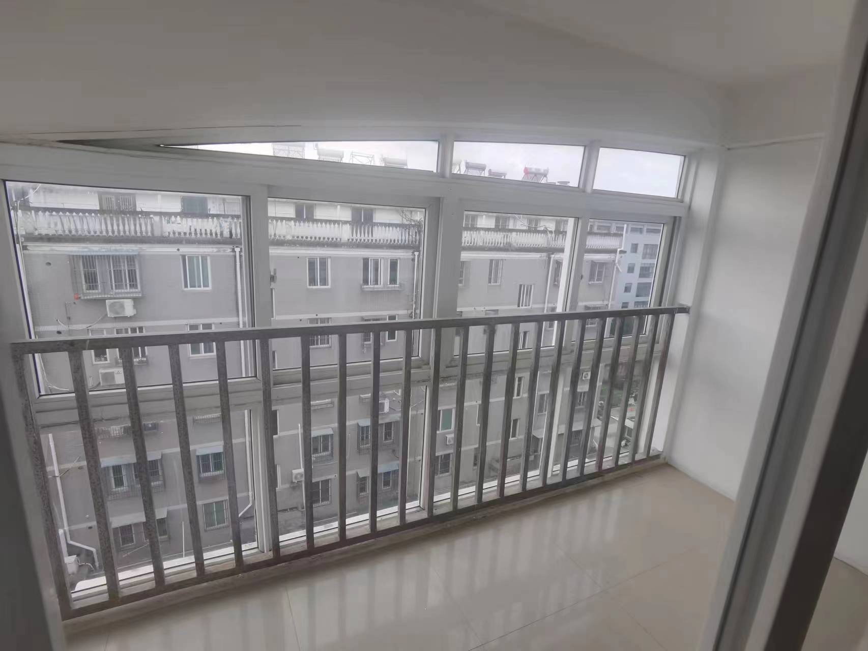 双霞花苑 4室2厅1卫 173.50m&sup2;
