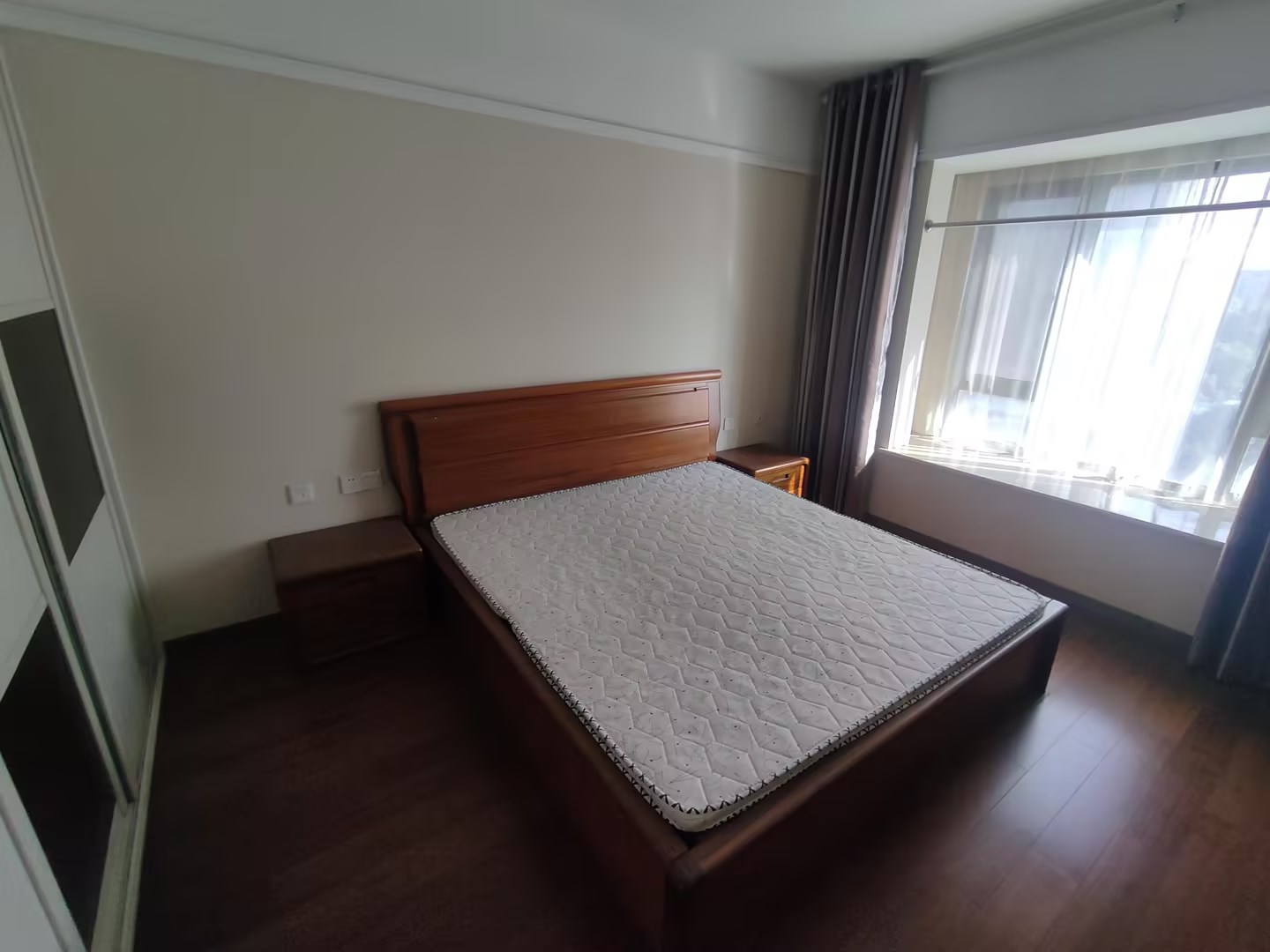 万科濠河传奇 3室2厅1卫 106m&sup2;