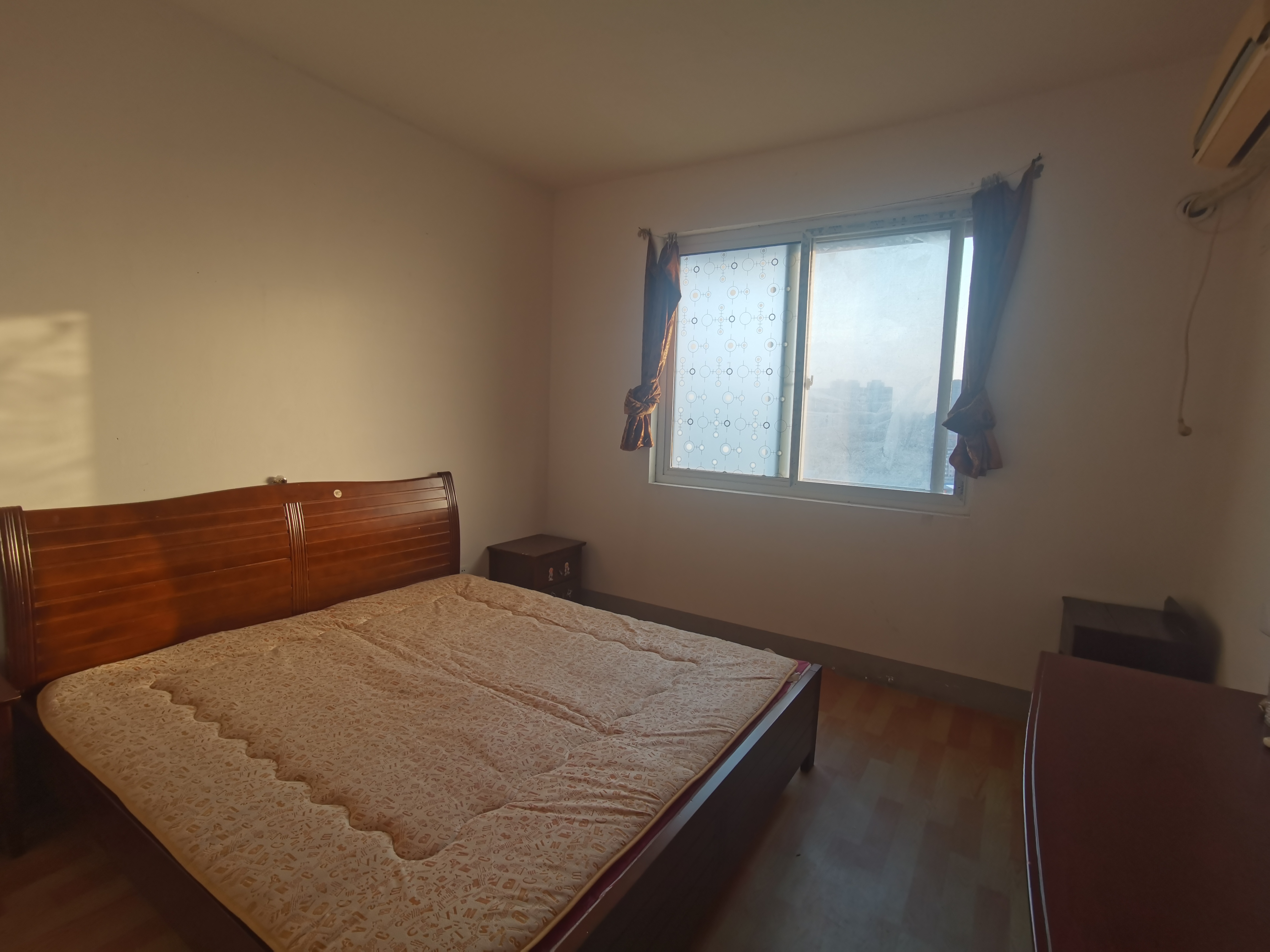 学士府 3室2厅1卫 107m&sup2;