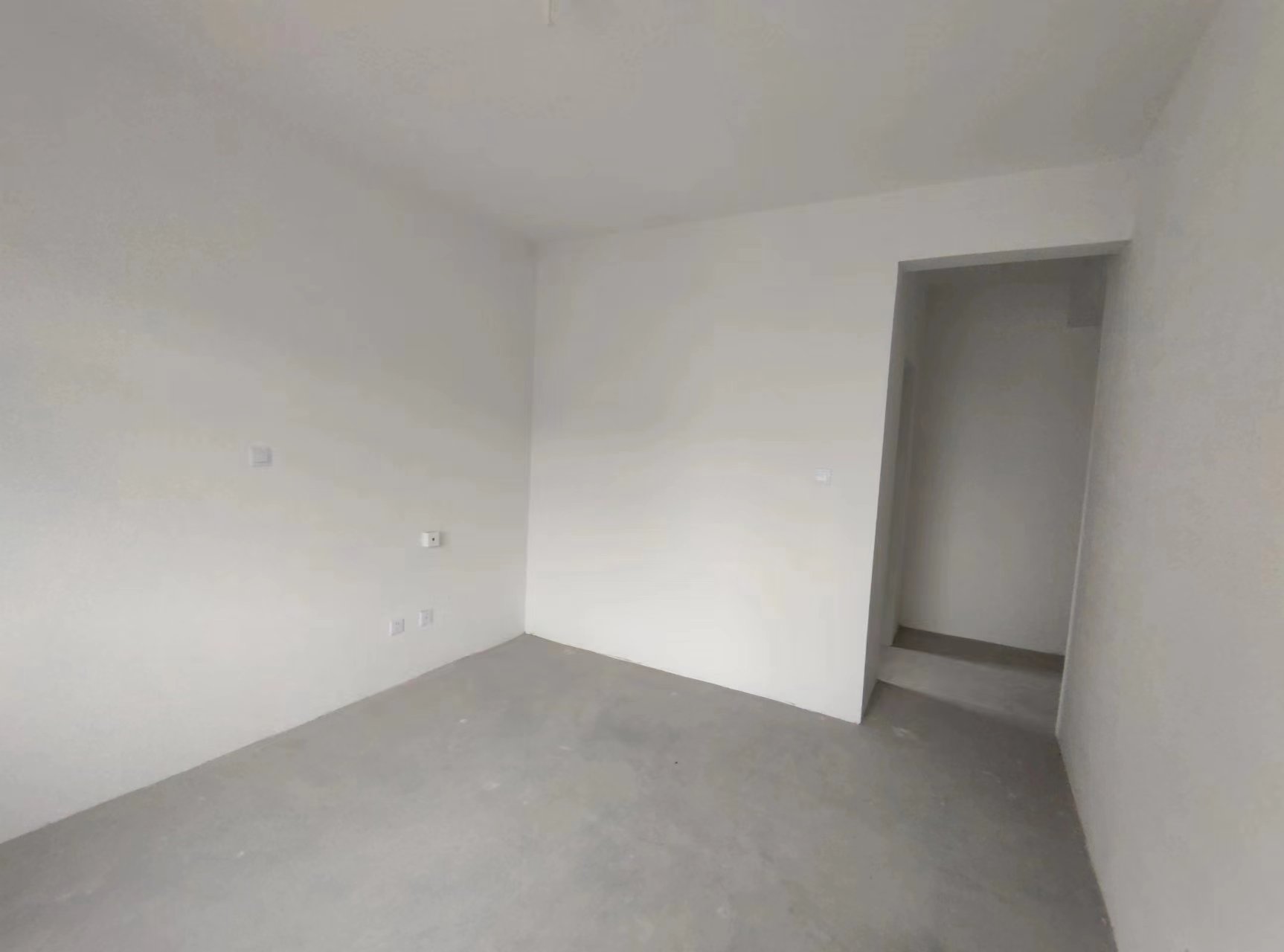 华山花苑六期 3室2厅2卫 125m&sup2;