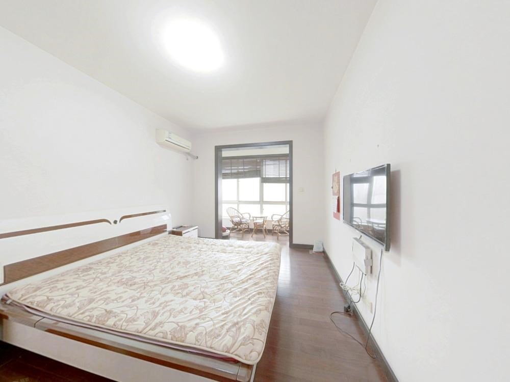 紫阳新城 3室2厅1卫 133m&sup2;