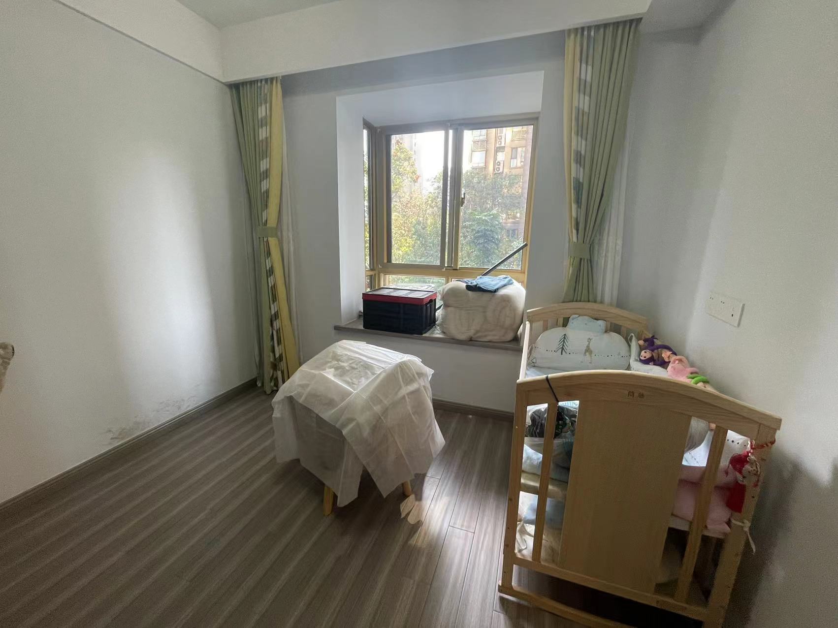 尚海湾 3室2厅2卫 140m&sup2;