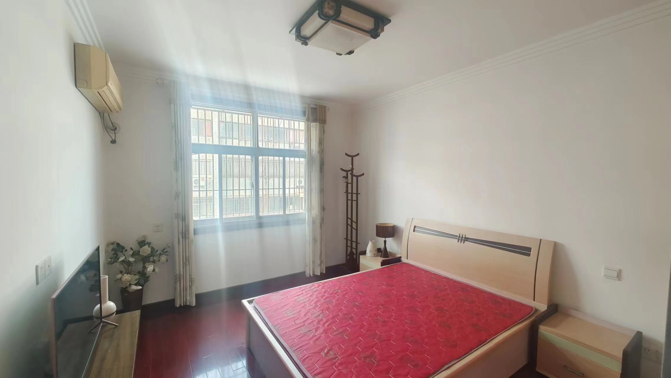 金和小区 3室2厅2卫 130m&sup2;