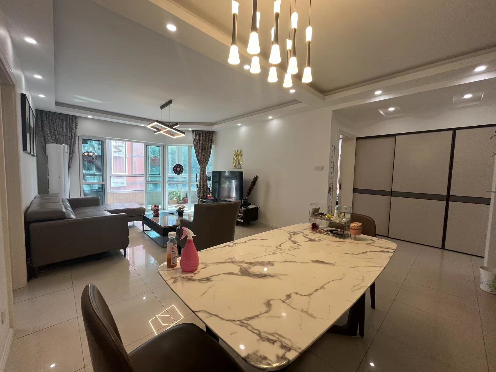 天安花园 4室2厅2卫 152m&sup2;