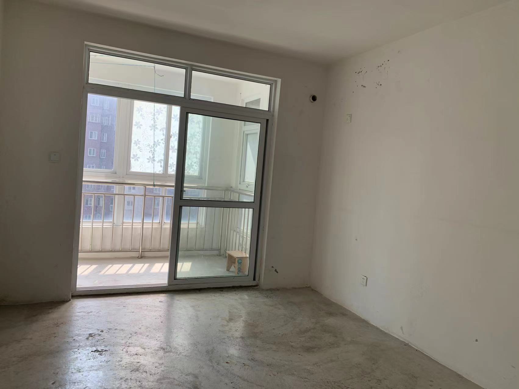 龙湖佳苑 3室2厅1卫 130m&sup2;