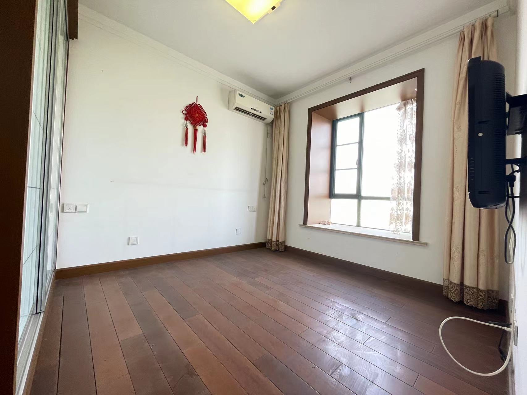 世纪城 3室2厅2卫 140m&sup2;