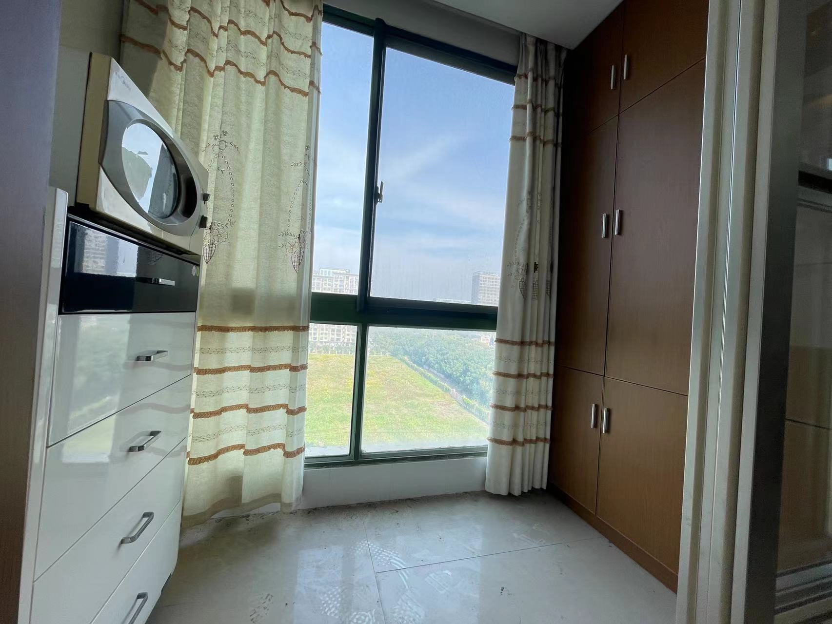 世纪城 3室2厅2卫 140m&sup2;