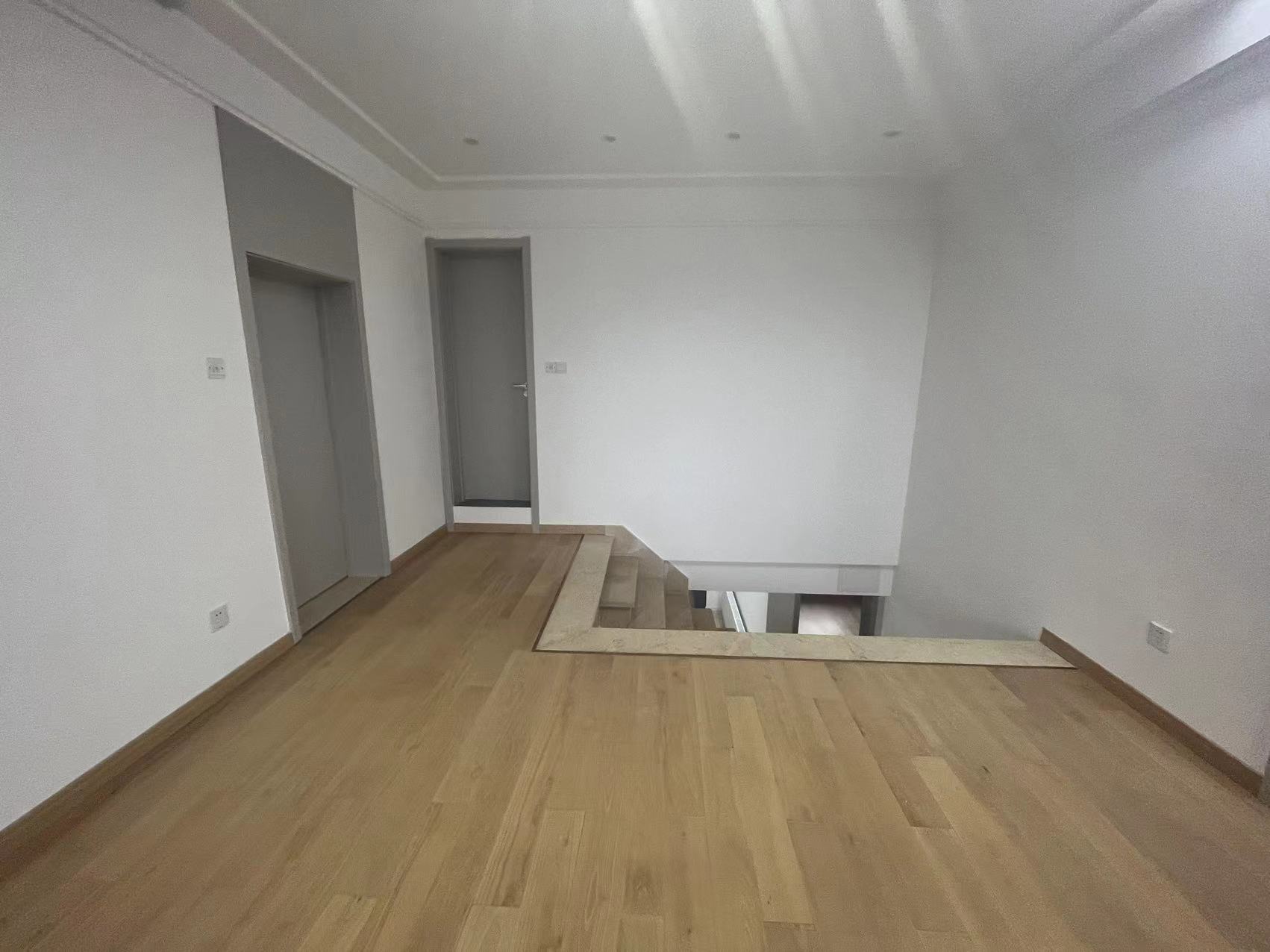 城市嘉苑 5室2厅2卫 202.00m&sup2;
