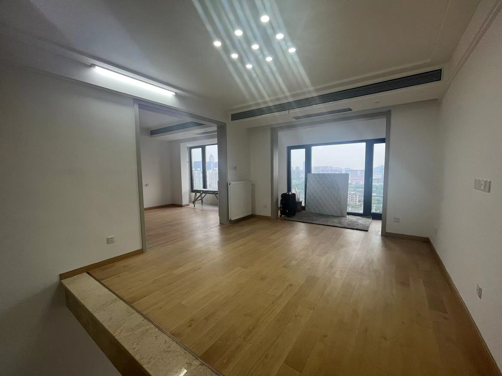城市嘉苑 5室2厅2卫 202.00m&sup2;