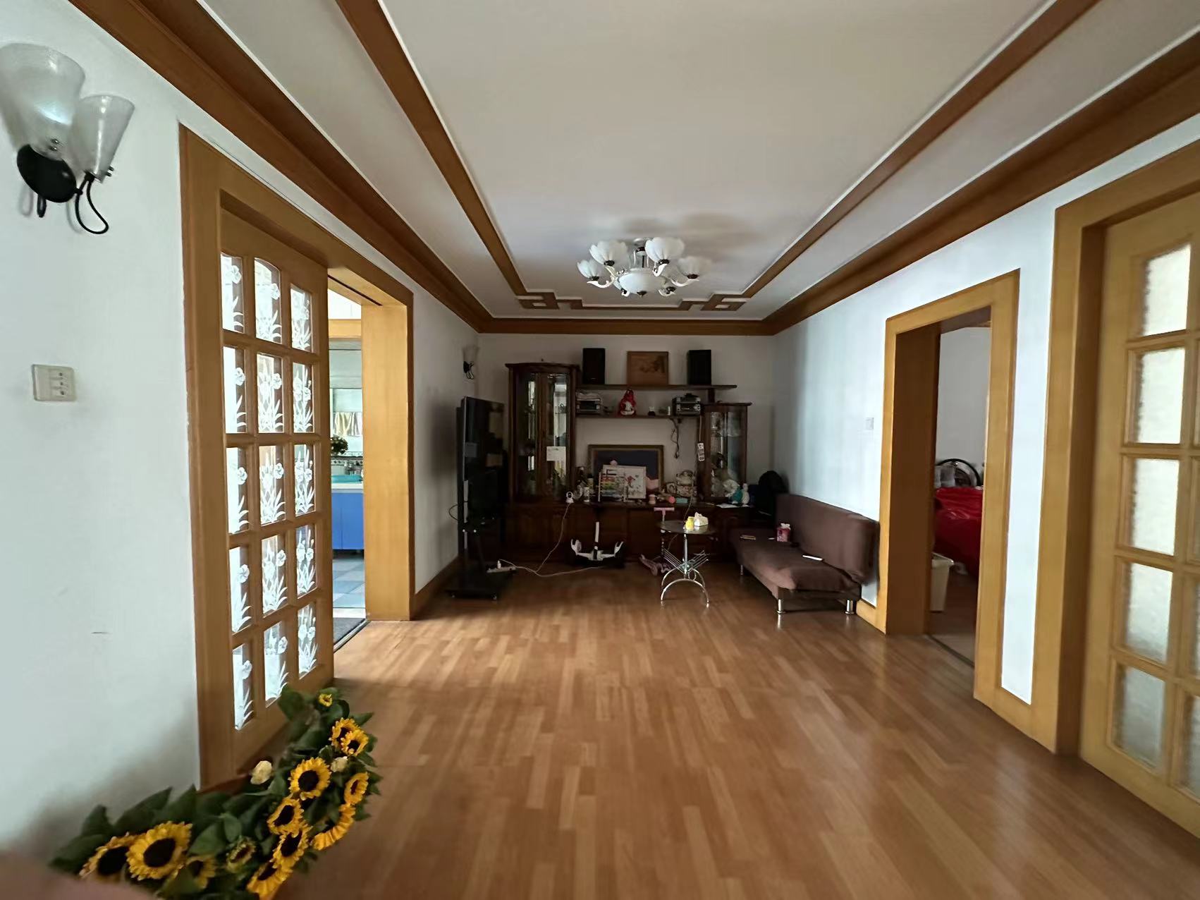 濠西园中北小区 3室2厅1卫 131m²