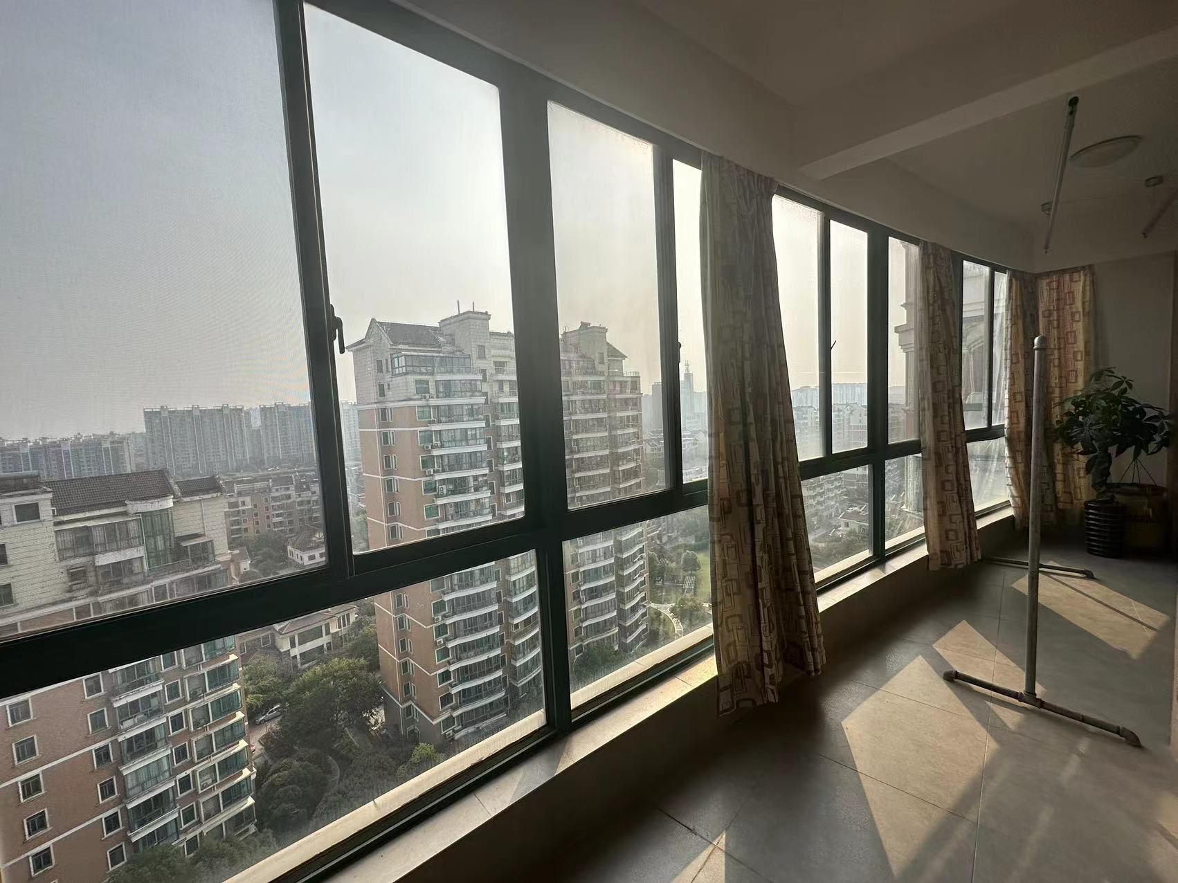 江海皇都私家花园 3室1厅1卫 150.00m&sup2;