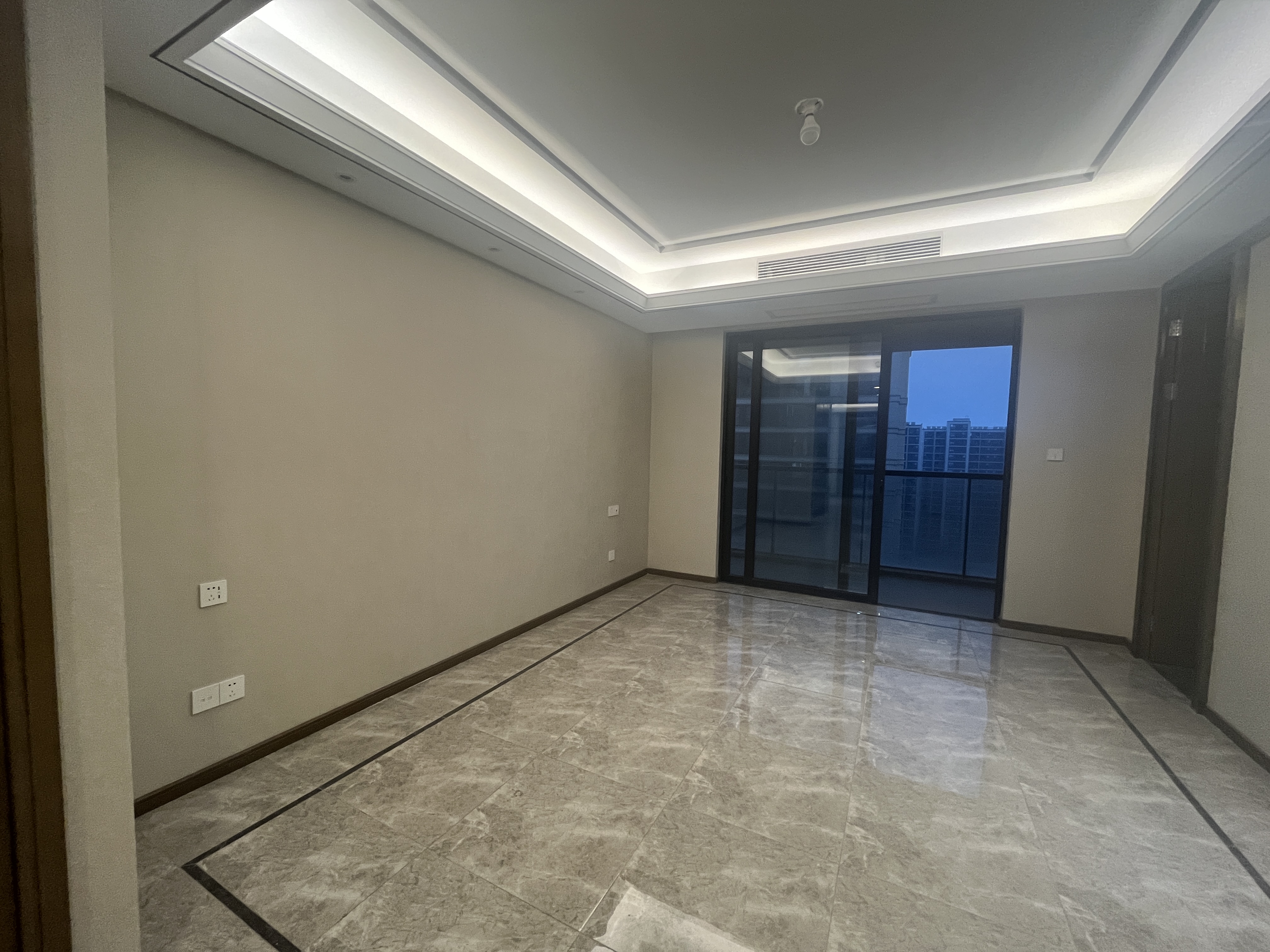绿城沁园 3室2厅2卫 133m²