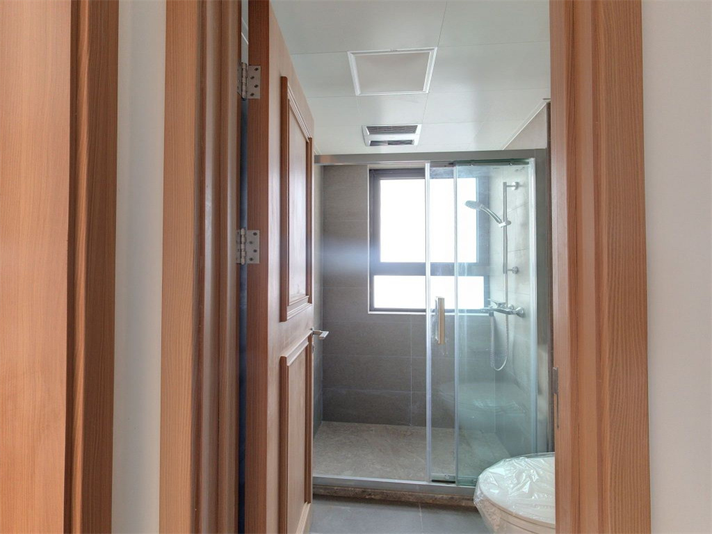 雍华府 3室2厅2卫 114m&sup2;