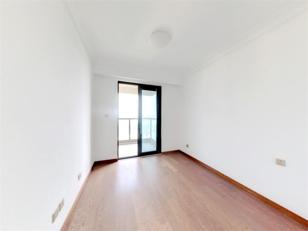 雍华府 3室2厅2卫 114m&sup2;