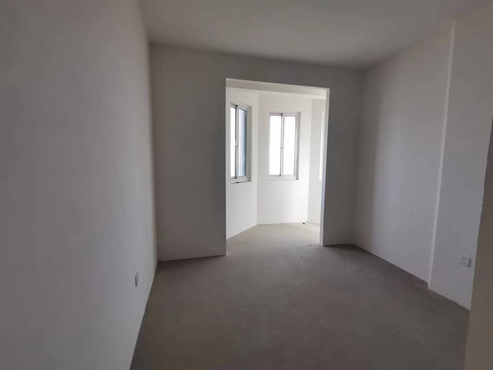 湖滨华庭 4室2厅2卫 168m&sup2;