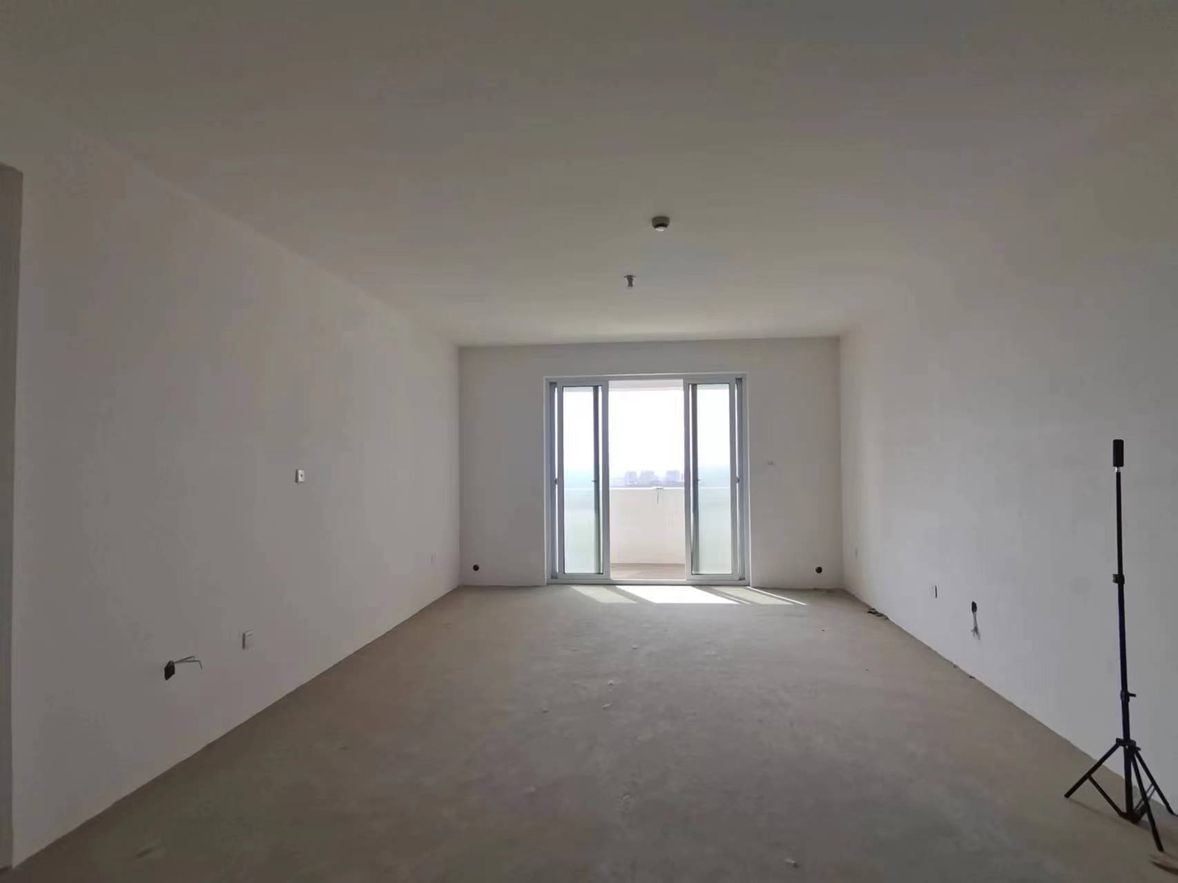 湖滨华庭 4室2厅2卫 168m²