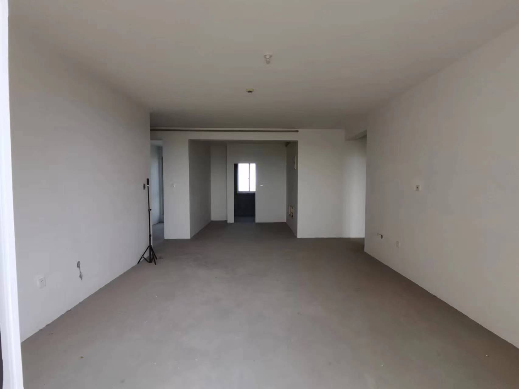 湖滨华庭 4室2厅2卫 168m&sup2;