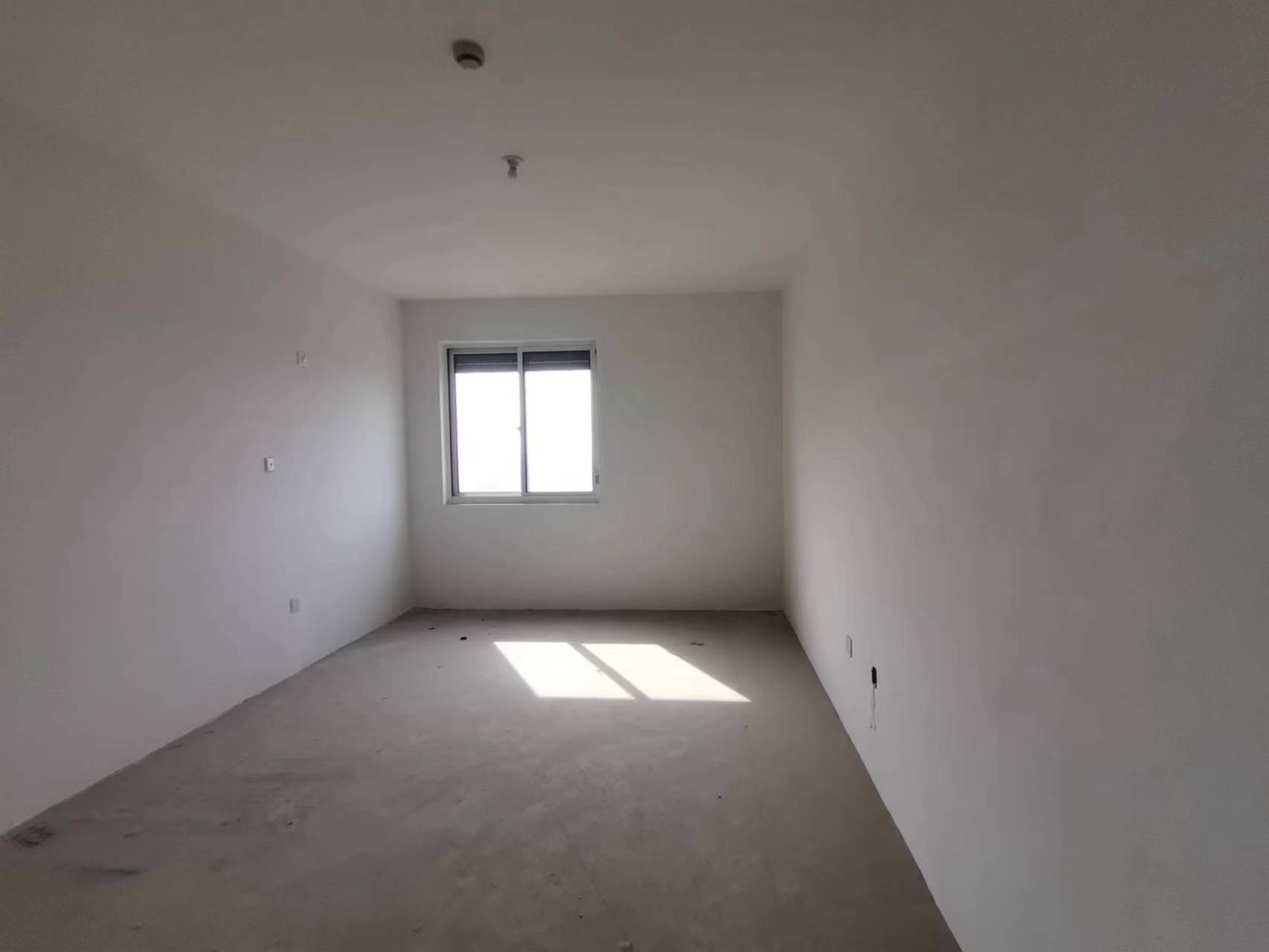 湖滨华庭 4室2厅2卫 168m&sup2;
