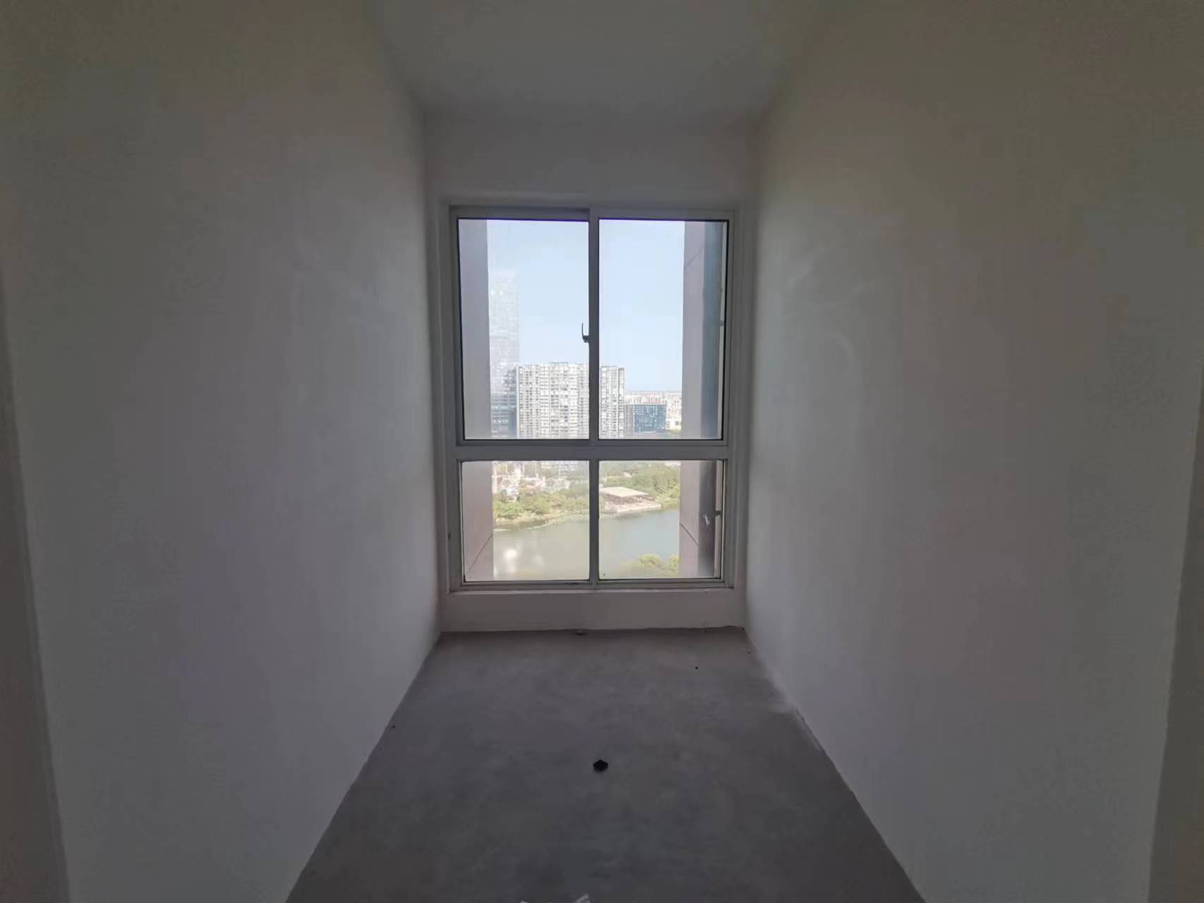 湖滨华庭 4室2厅2卫 146m&sup2;
