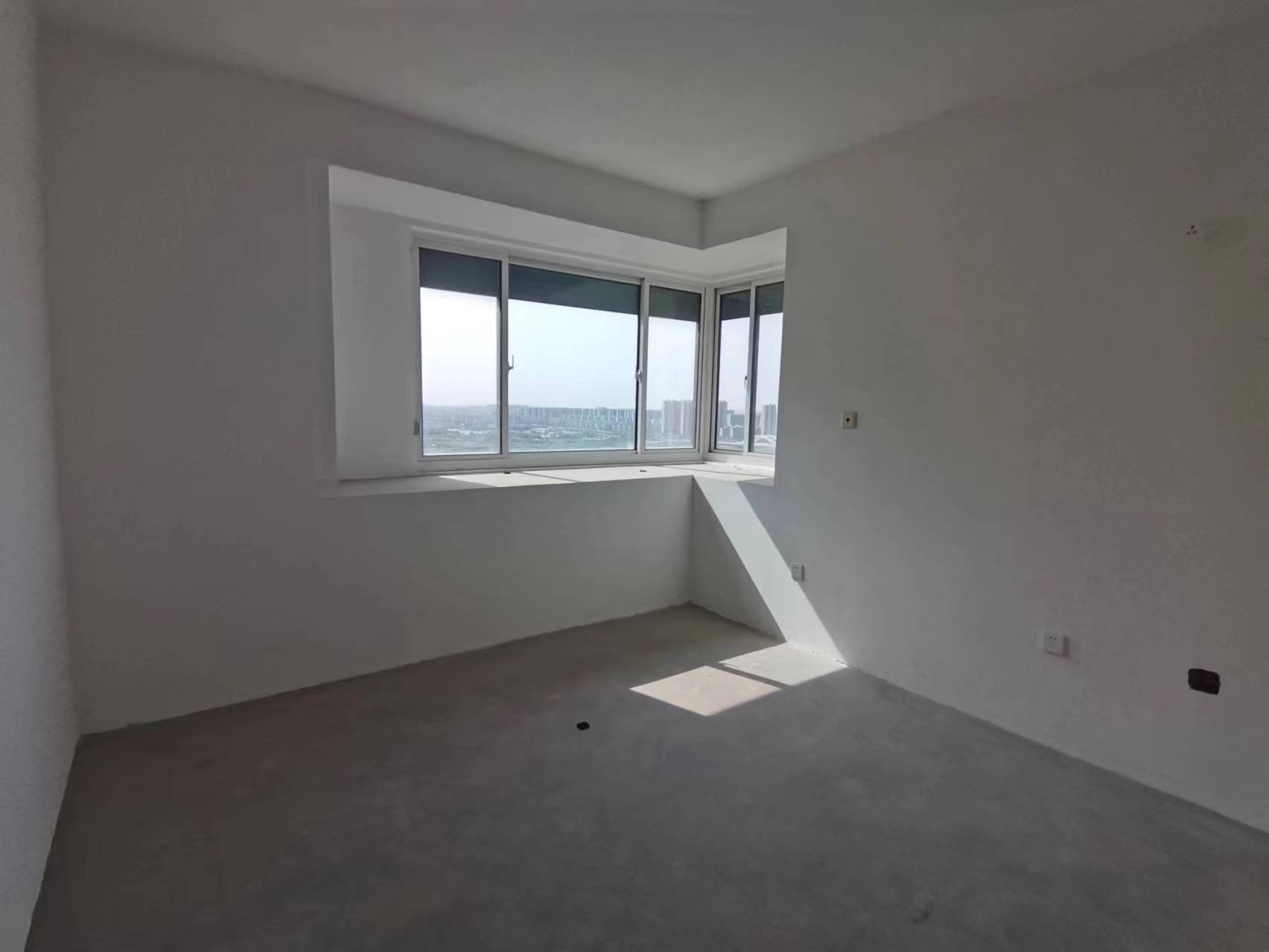 湖滨华庭 4室2厅2卫 146m&sup2;