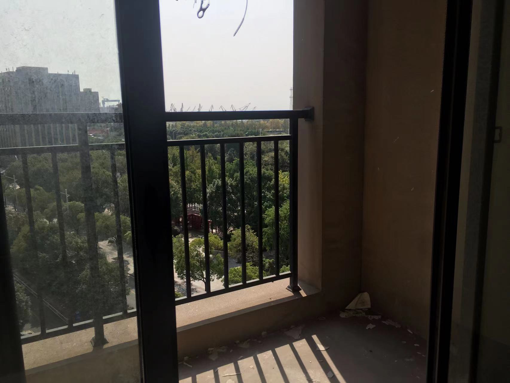 江景国际家园北区 3室2厅2卫 145m&sup2;