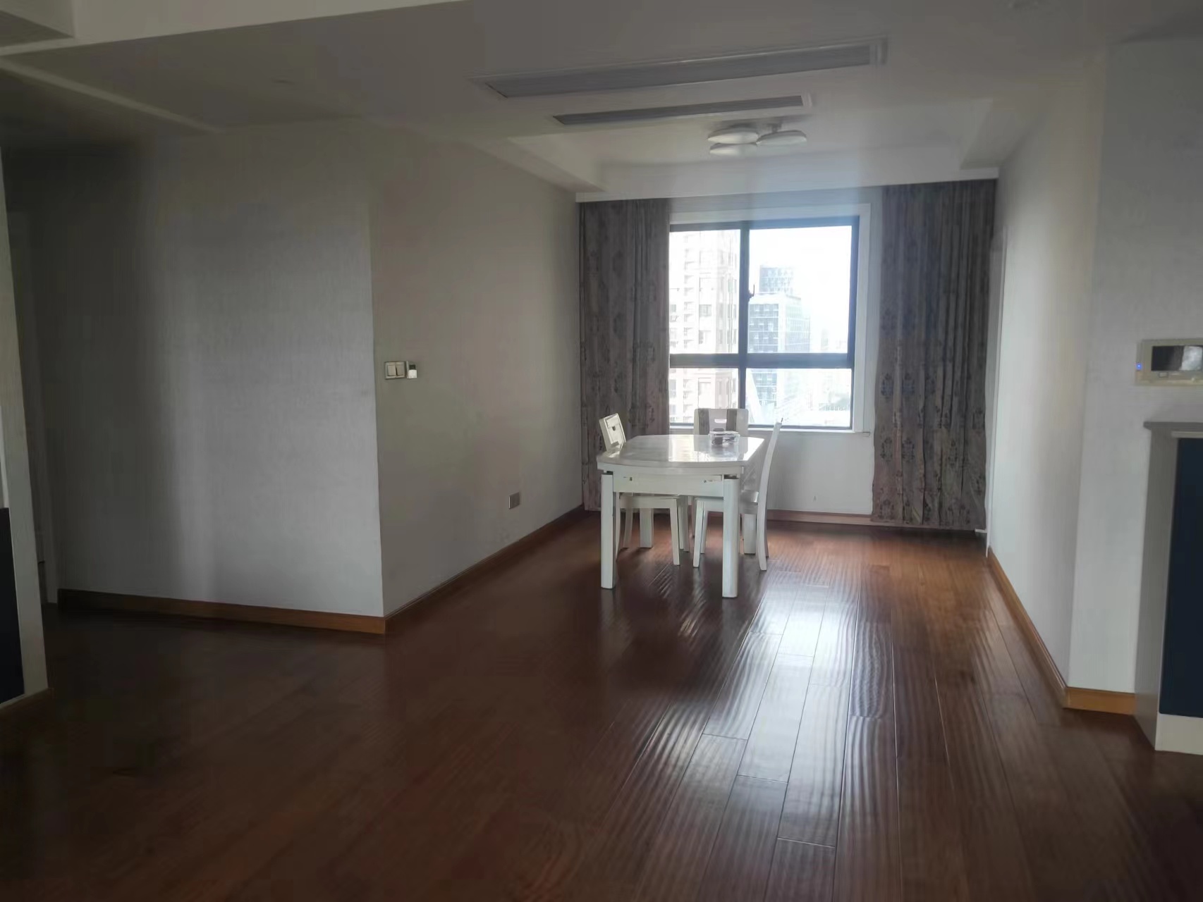 帝奥世伦名郡 4室2厅2卫 192m²