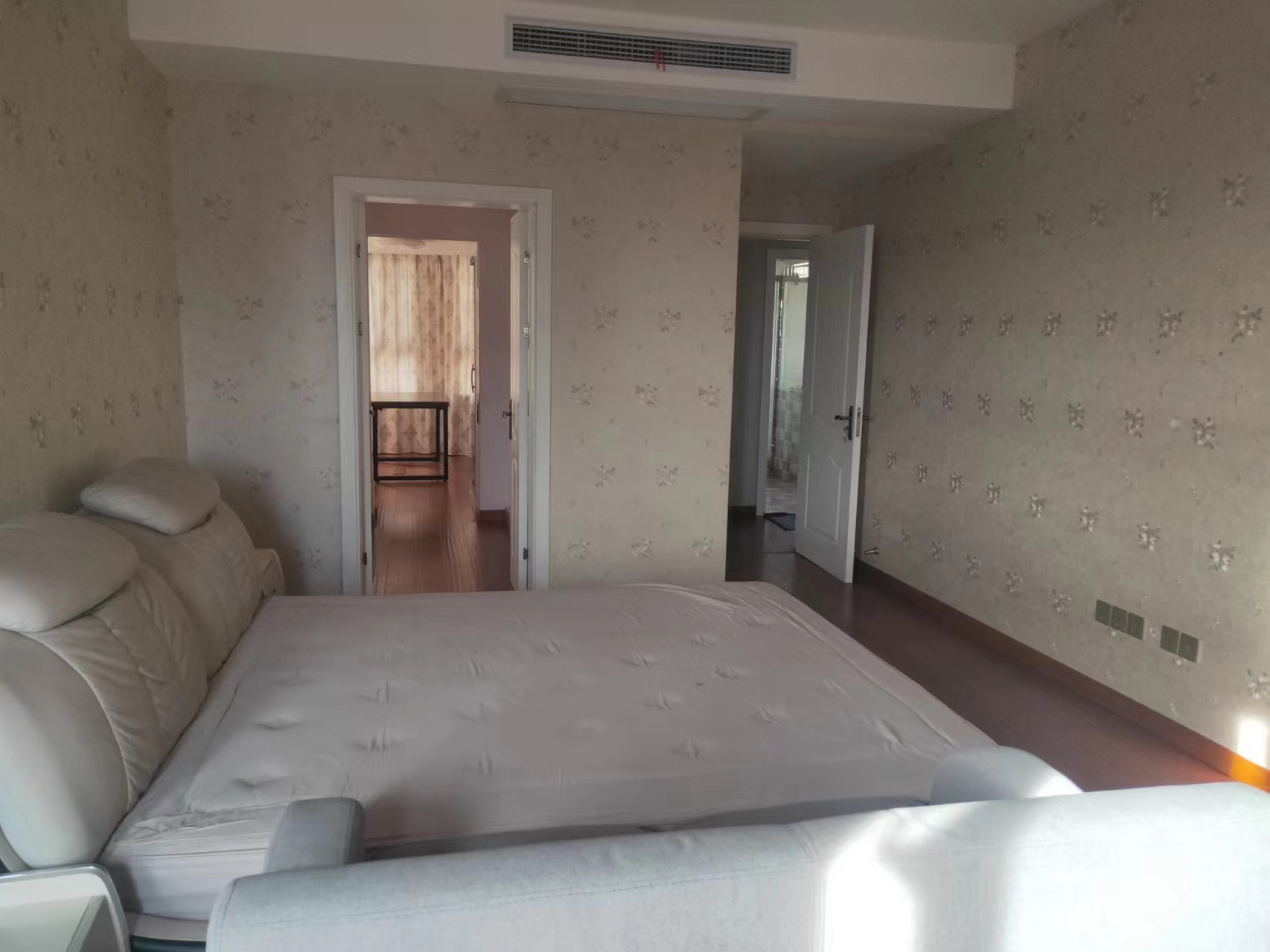 帝奥世伦名郡 4室2厅2卫 192m&sup2;
