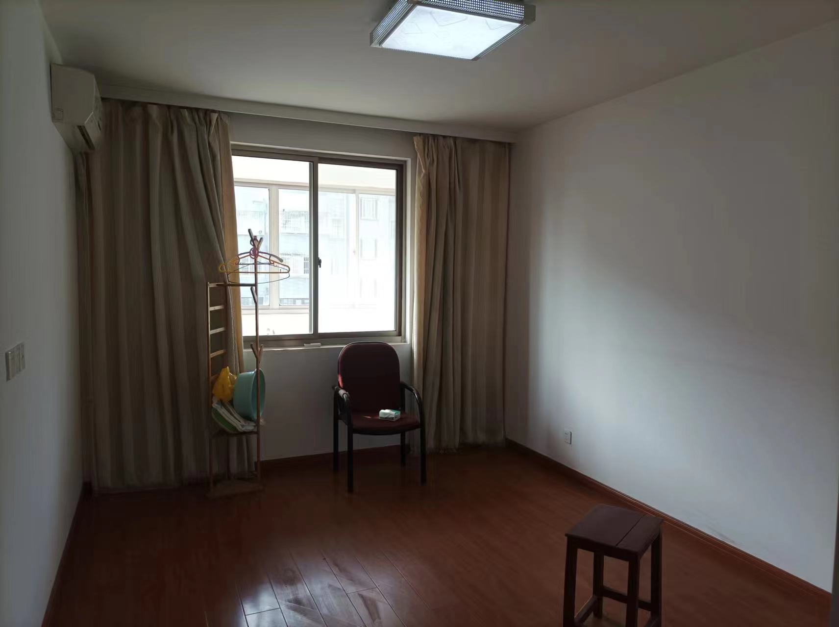 新胜花苑西区 4室2厅2卫 173m&sup2;