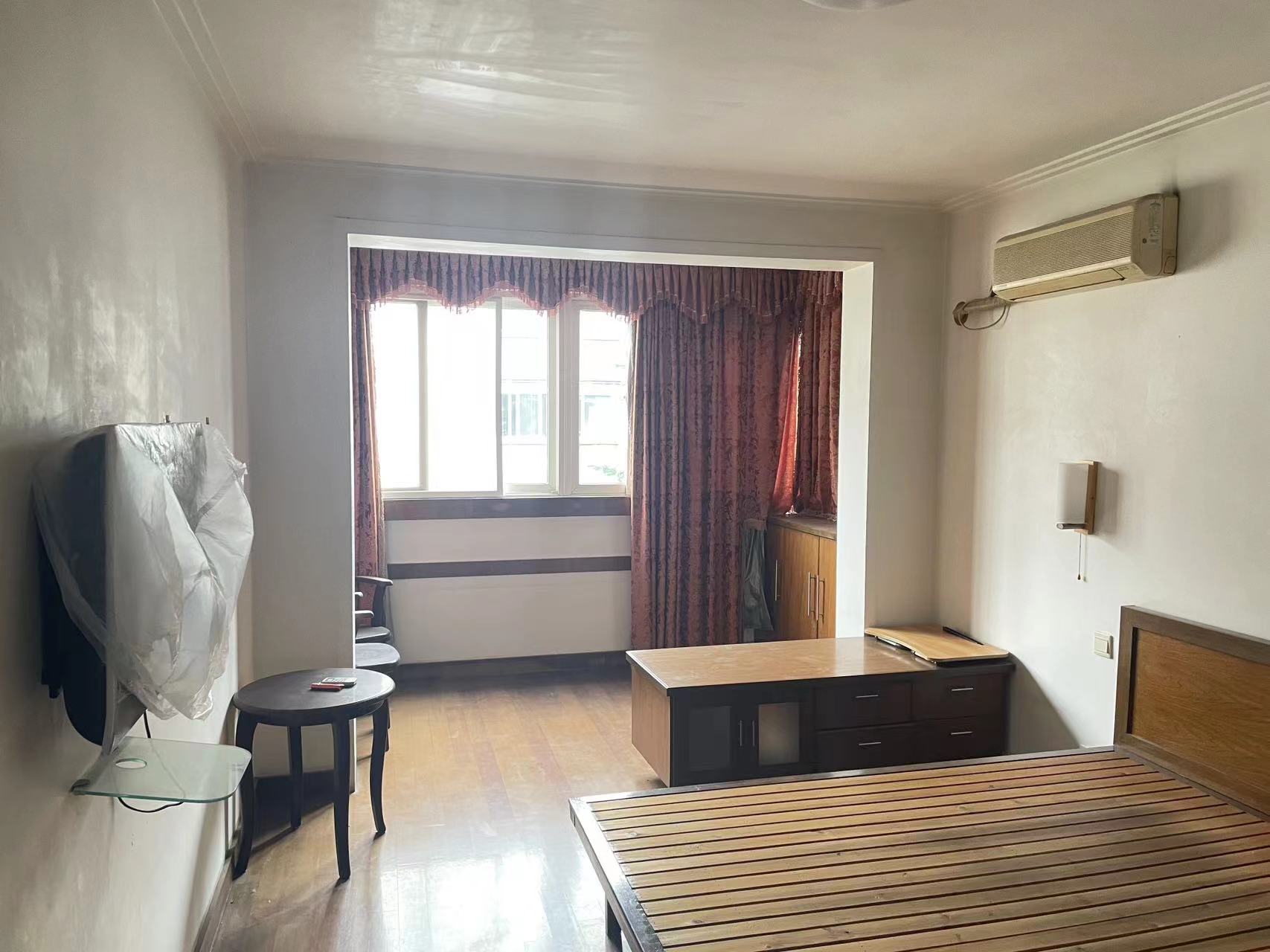 朝晖花园 3室2厅2卫 175.00m&sup2;